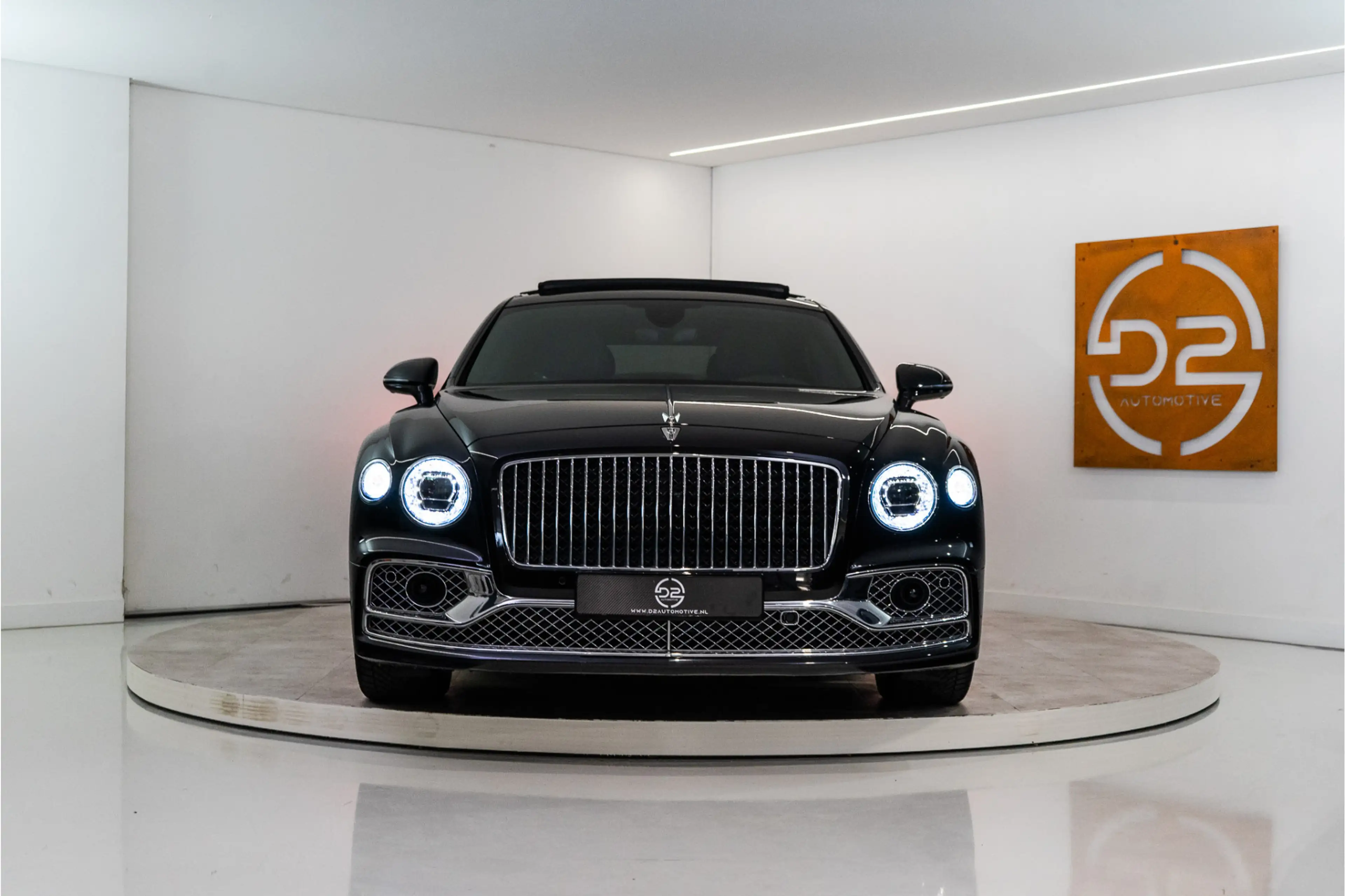 Bentley Flying Spur 2.9 V6 Hybrid Mulliner 544PK | Pano | B&O | Night — photo 8