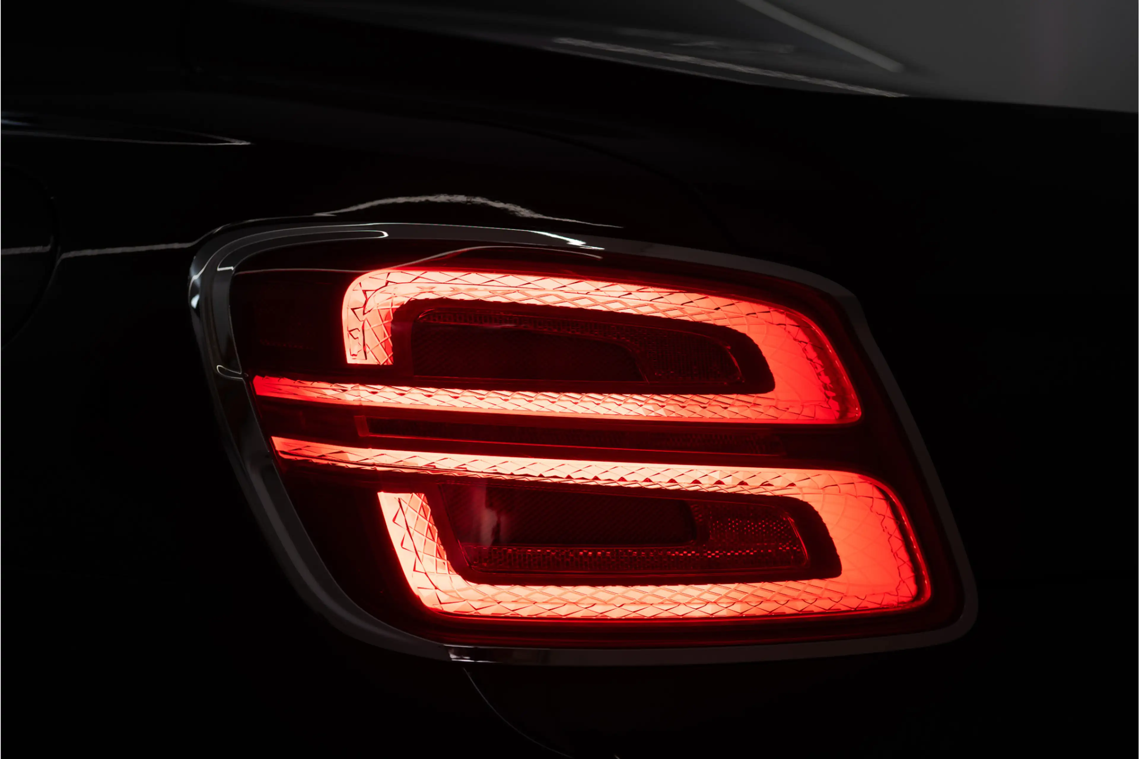Bentley Flying Spur 2.9 V6 Hybrid Mulliner 544PK | Pano | B&O | Night — photo 19