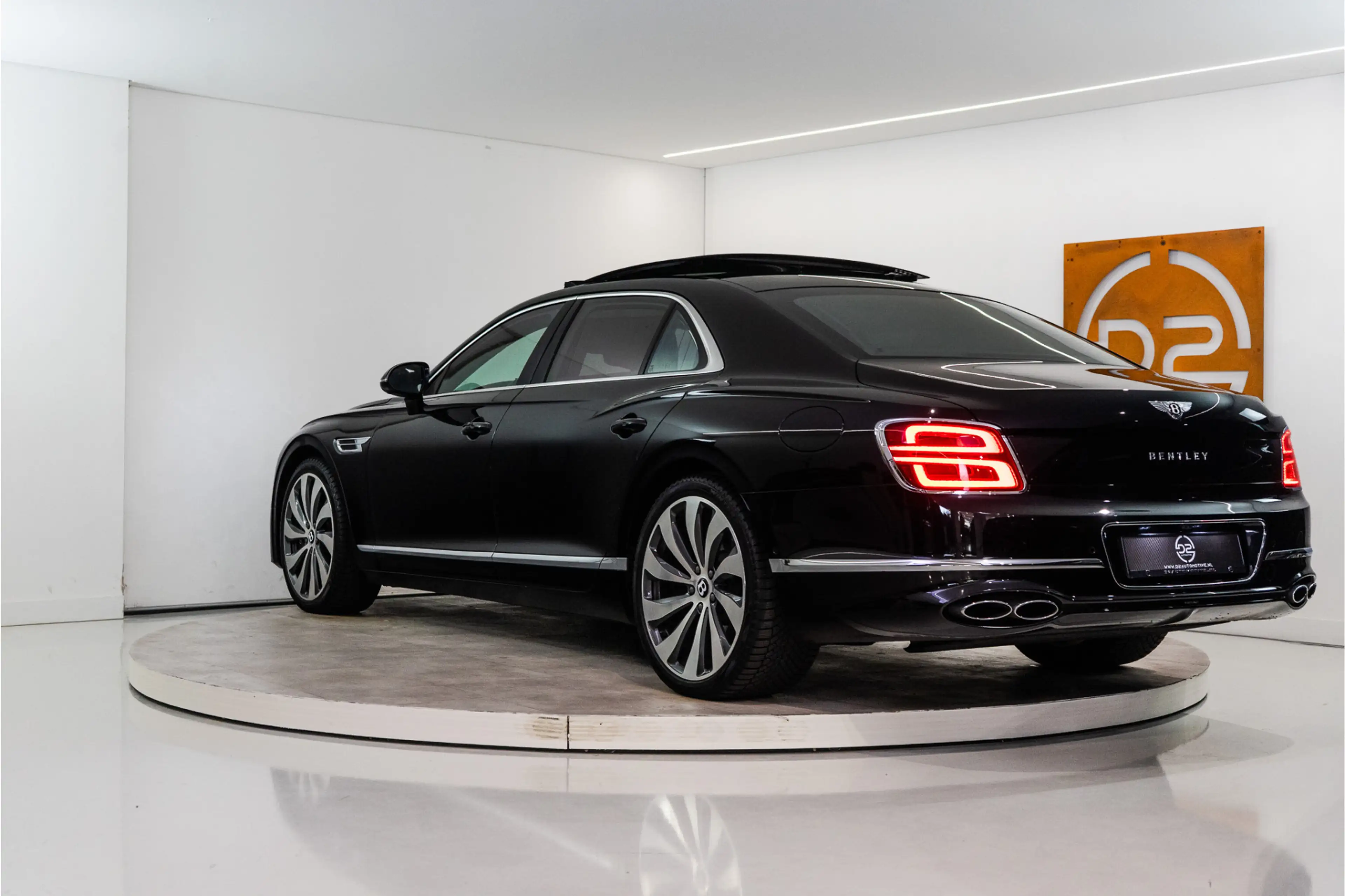 Bentley Flying Spur 2.9 V6 Hybrid Mulliner 544PK | Pano | B&O | Night — photo 3
