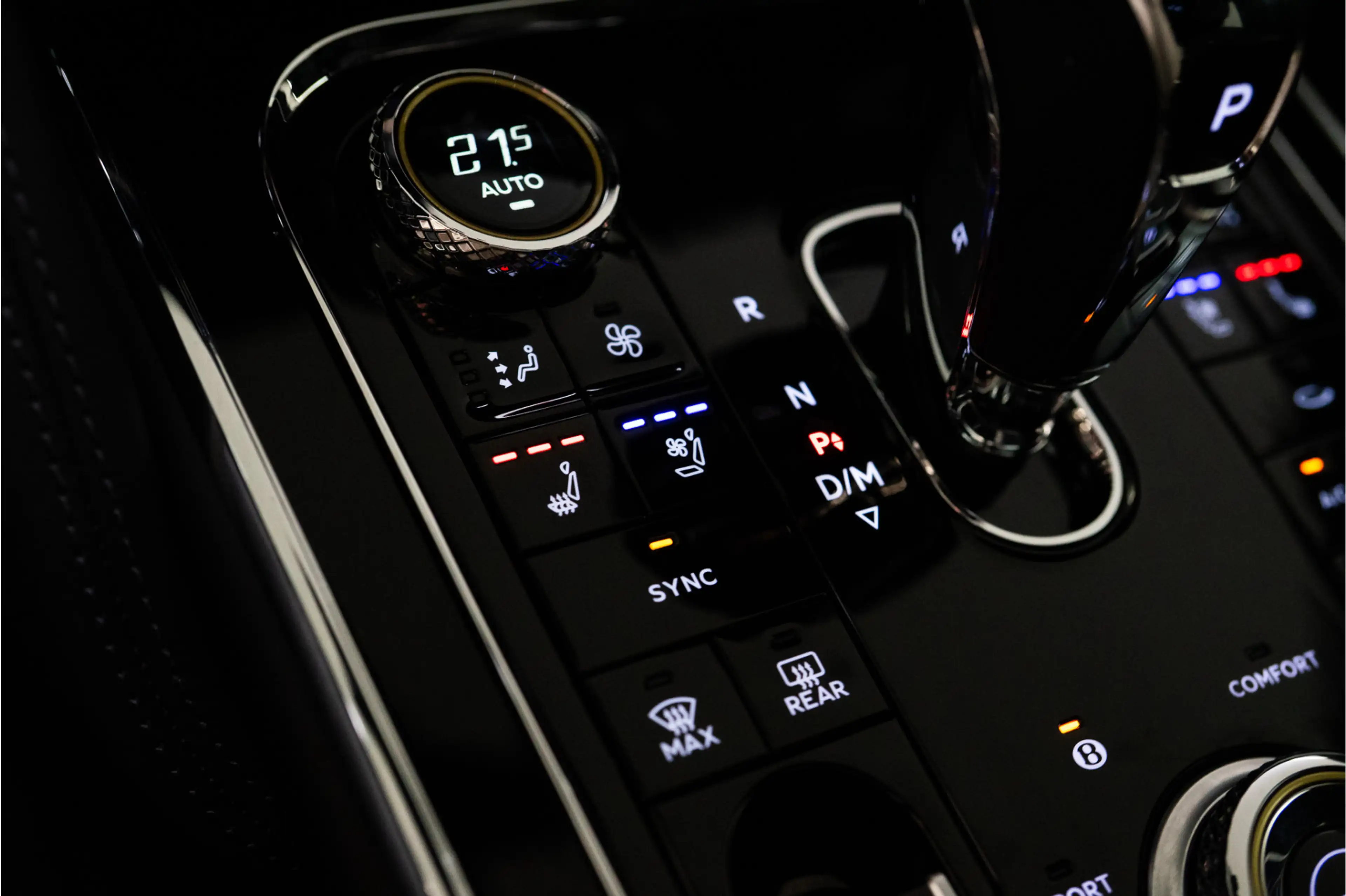 Bentley Flying Spur 2.9 V6 Hybrid Mulliner 544PK | Pano | B&O | Night — photo 49