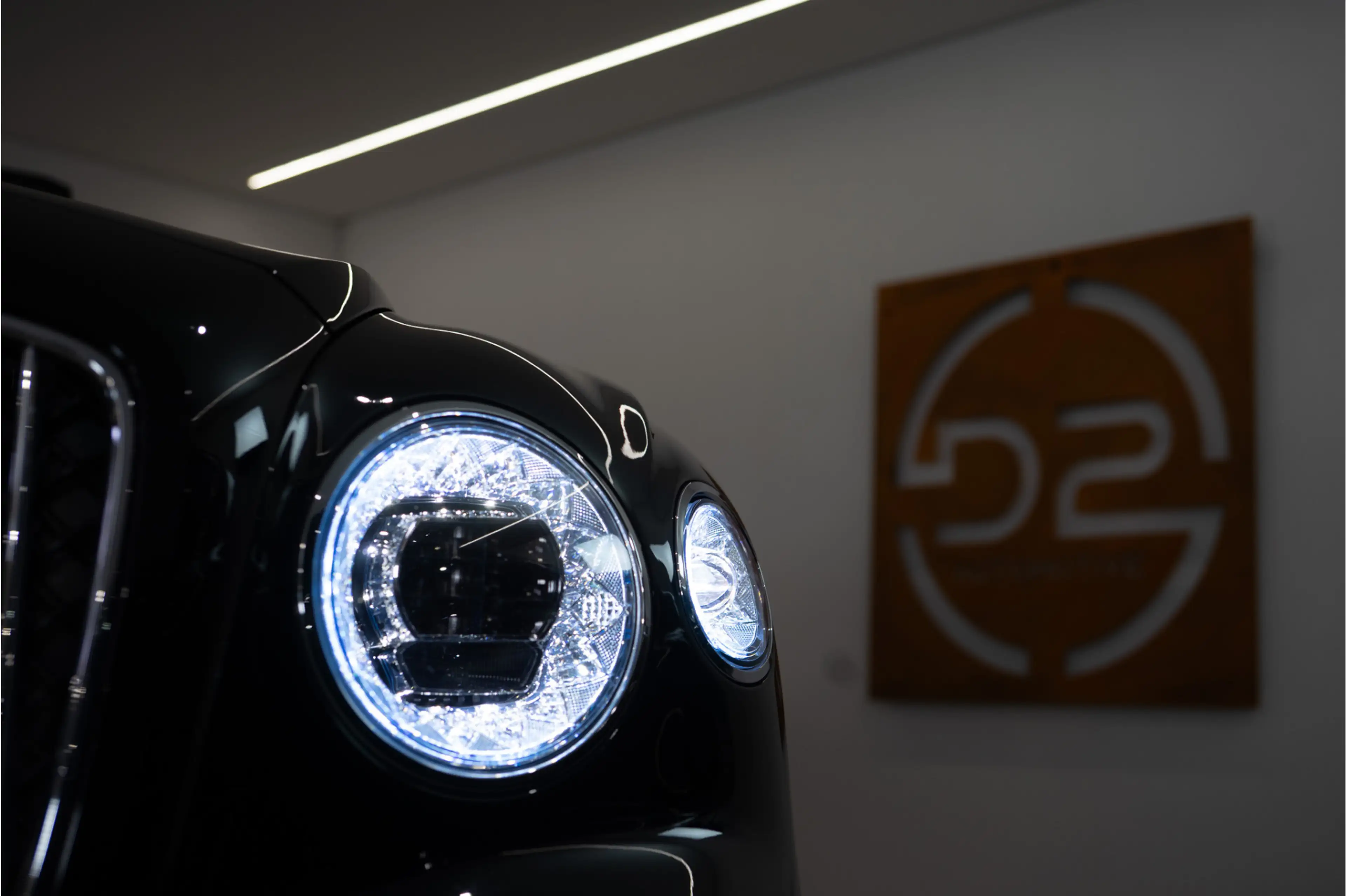 Bentley Flying Spur 2.9 V6 Hybrid Mulliner 544PK | Pano | B&O | Night — photo 13