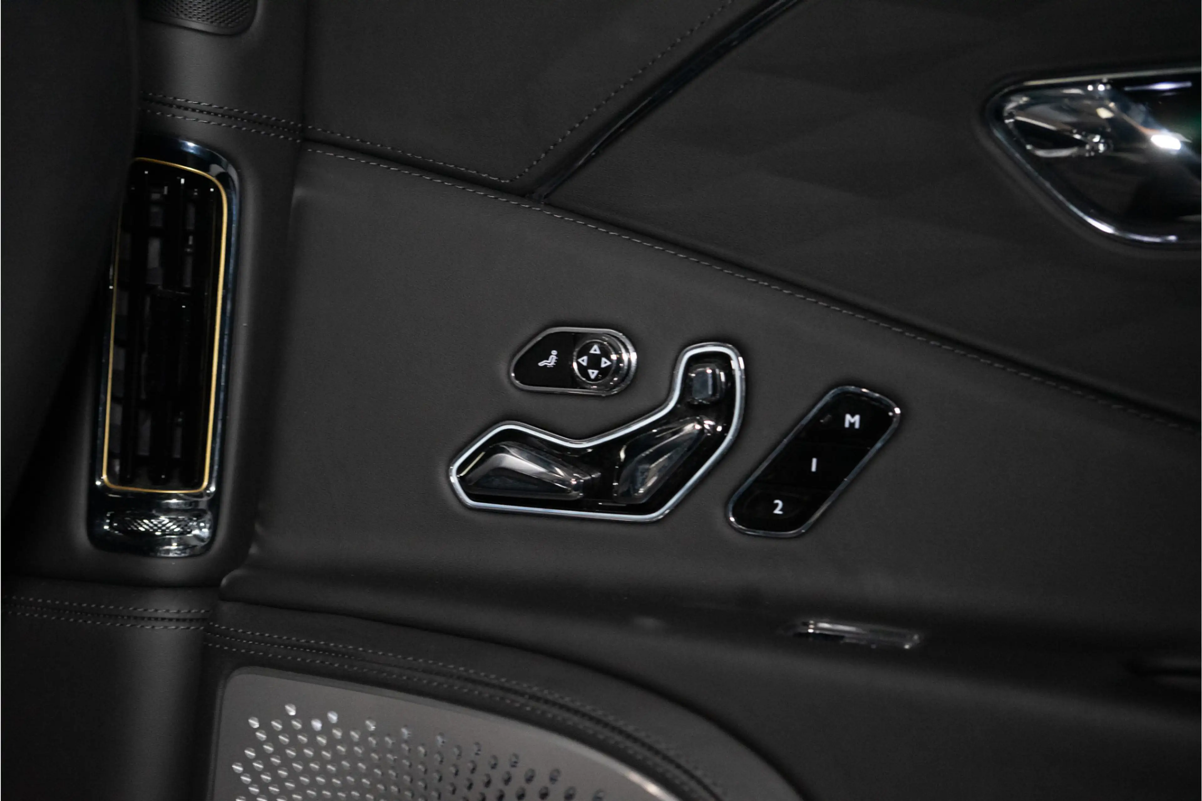Bentley Flying Spur 2.9 V6 Hybrid Mulliner 544PK | Pano | B&O | Night — photo 45