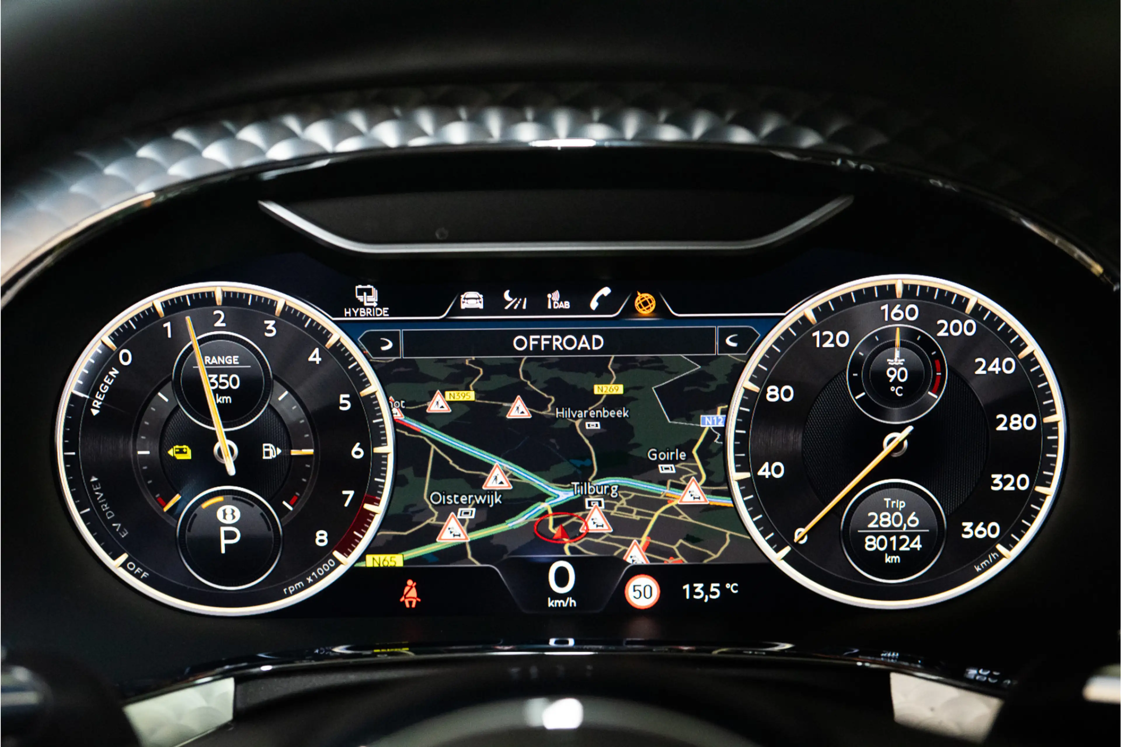 Bentley Flying Spur 2.9 V6 Hybrid Mulliner 544PK | Pano | B&O | Night — photo 41