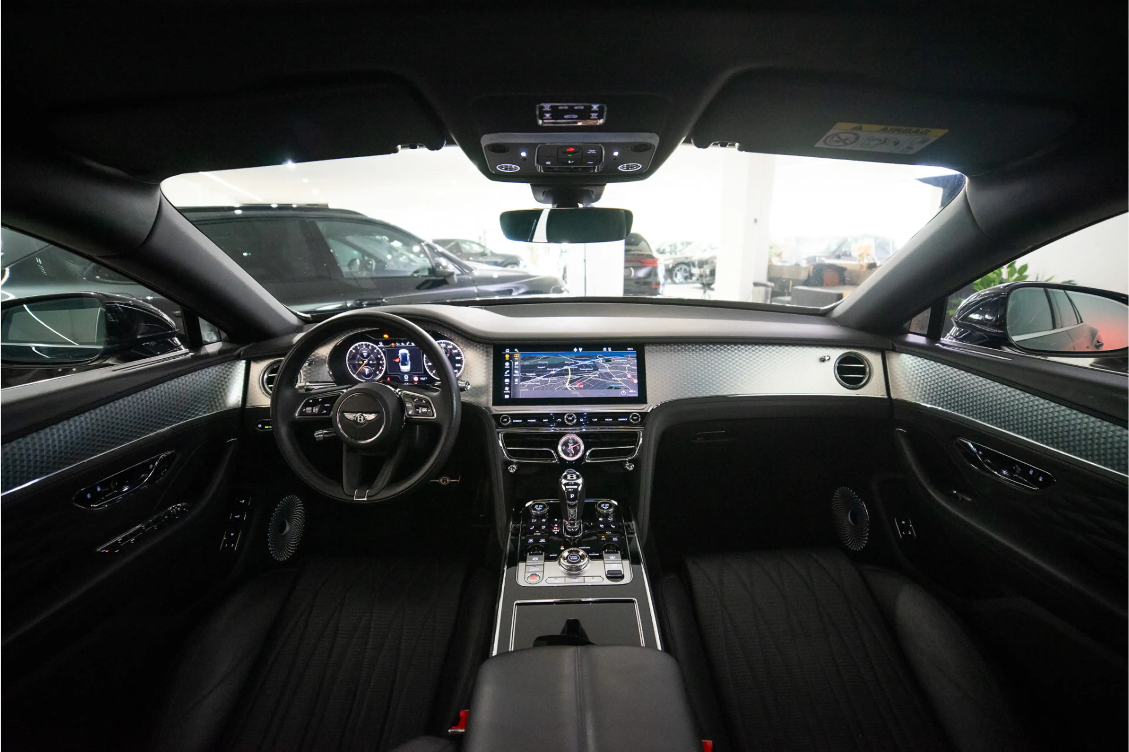 Bentley Flying Spur 2.9 V6 Hybrid Mulliner 544PK | Pano | B&O | Night — photo 25