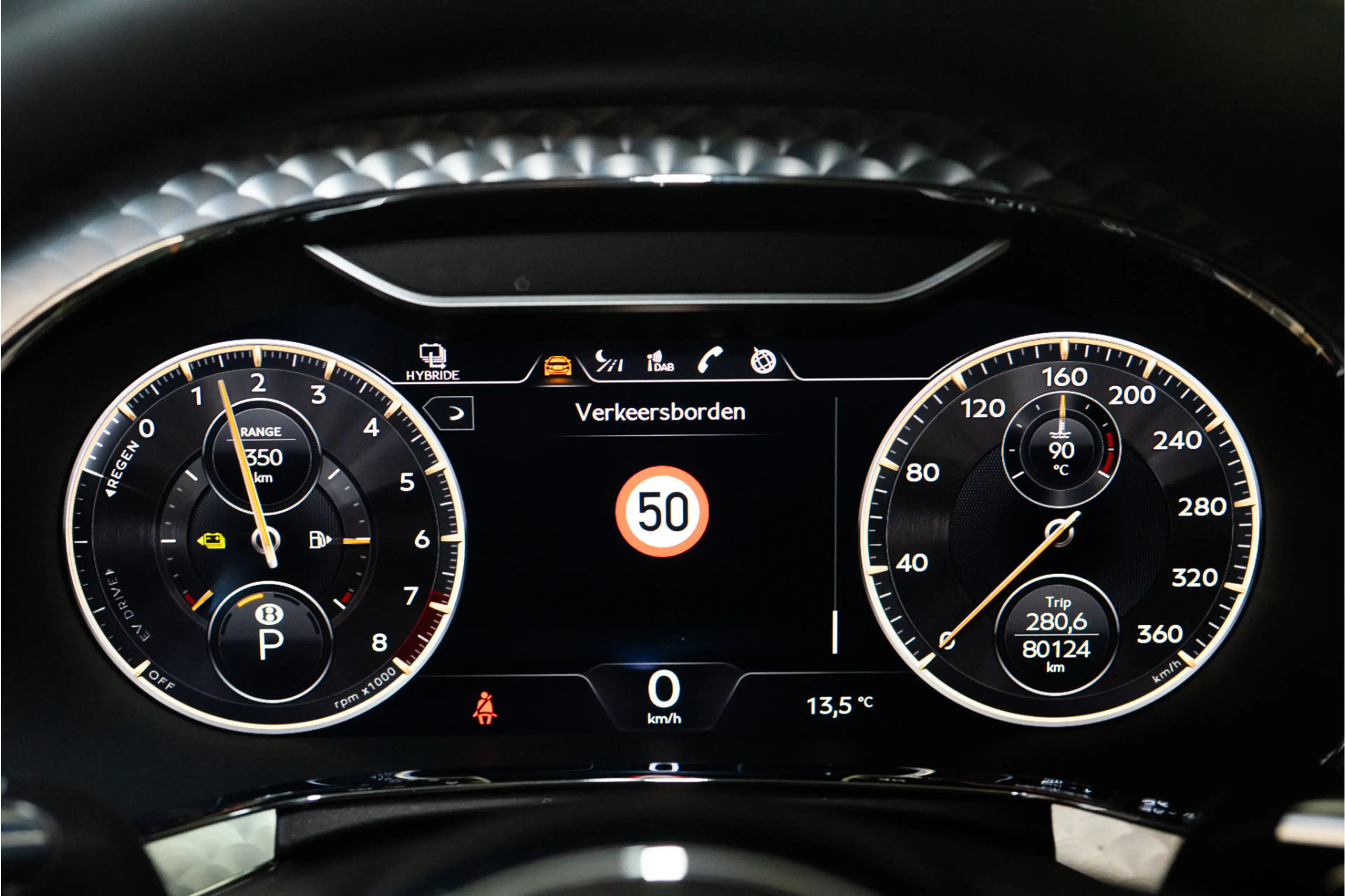 Bentley Flying Spur 2.9 V6 Hybrid Mulliner 544PK | Pano | B&O | Night — photo 42
