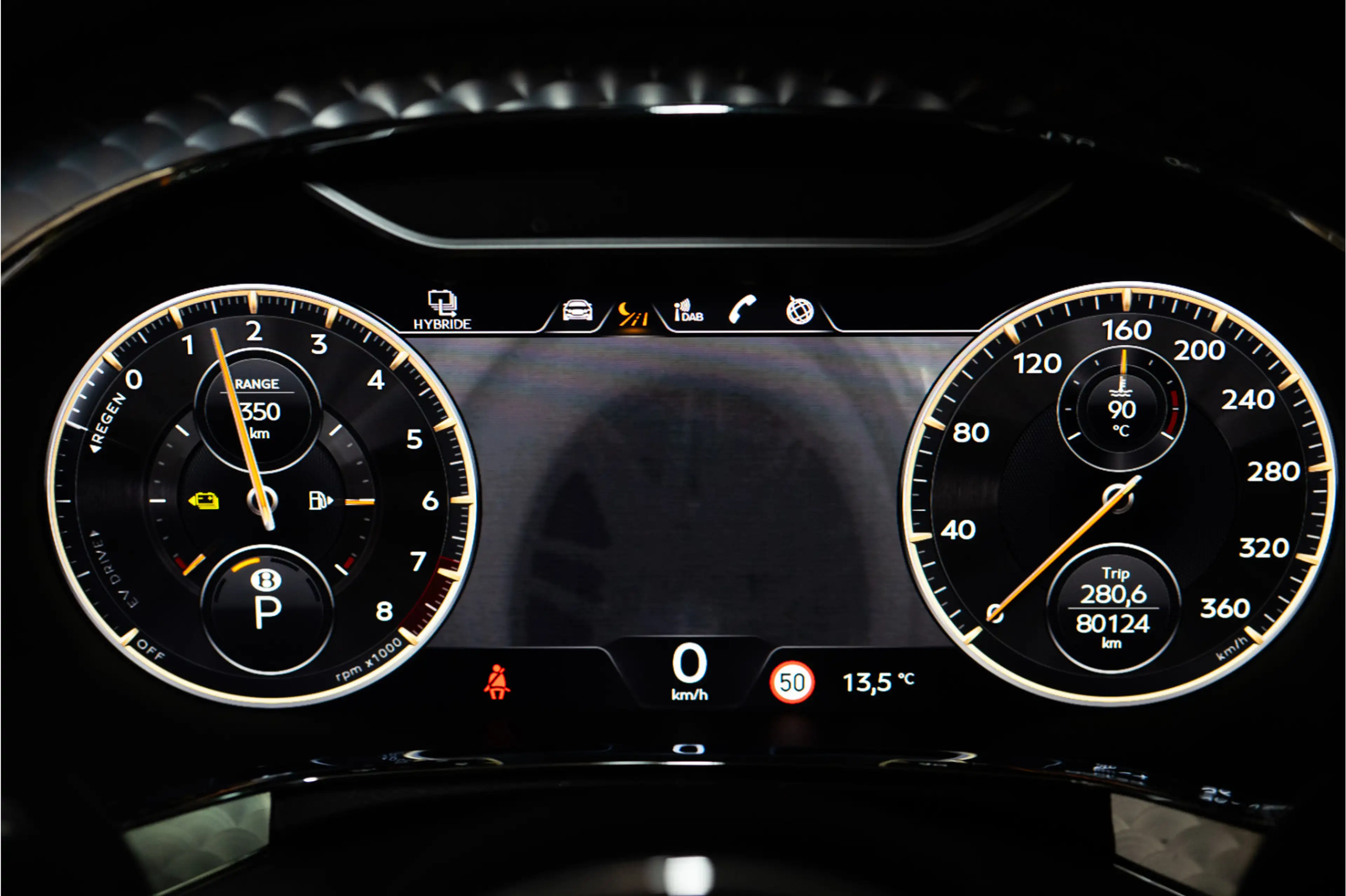 Bentley Flying Spur 2.9 V6 Hybrid Mulliner 544PK | Pano | B&O | Night — photo 39