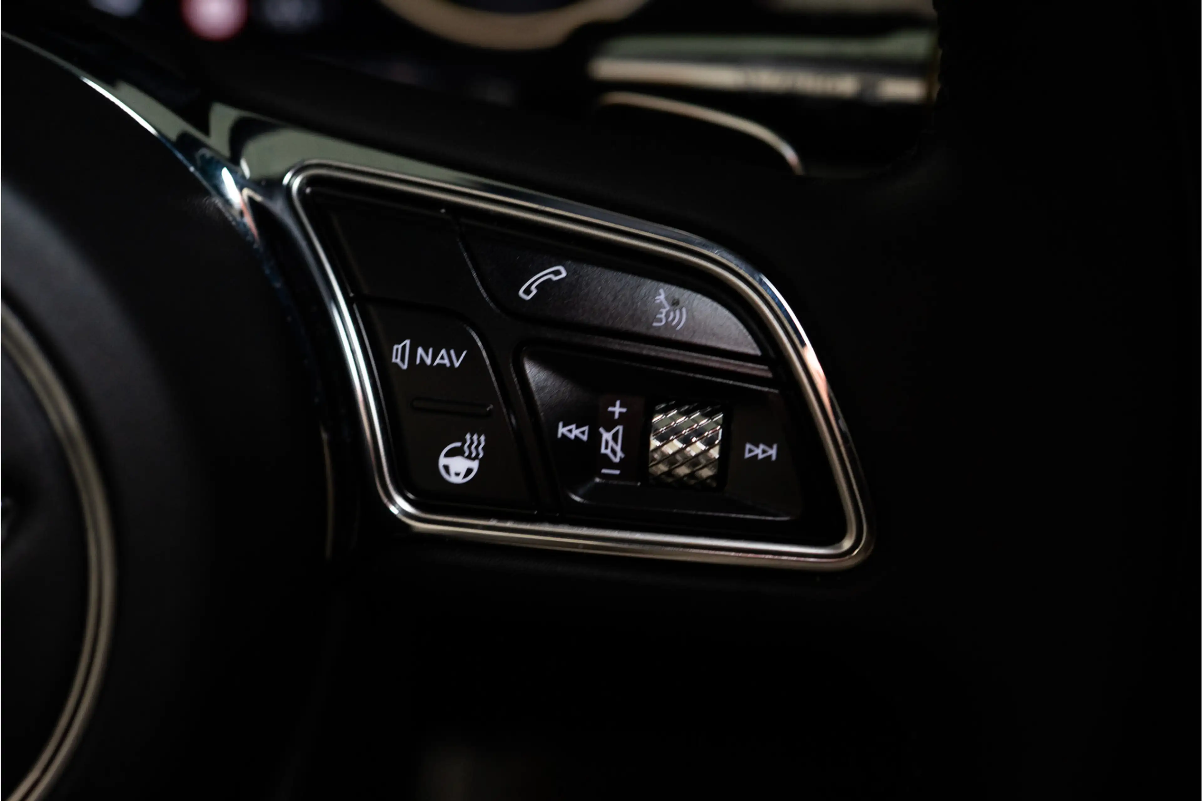 Bentley Flying Spur 2.9 V6 Hybrid Mulliner 544PK | Pano | B&O | Night — photo 38