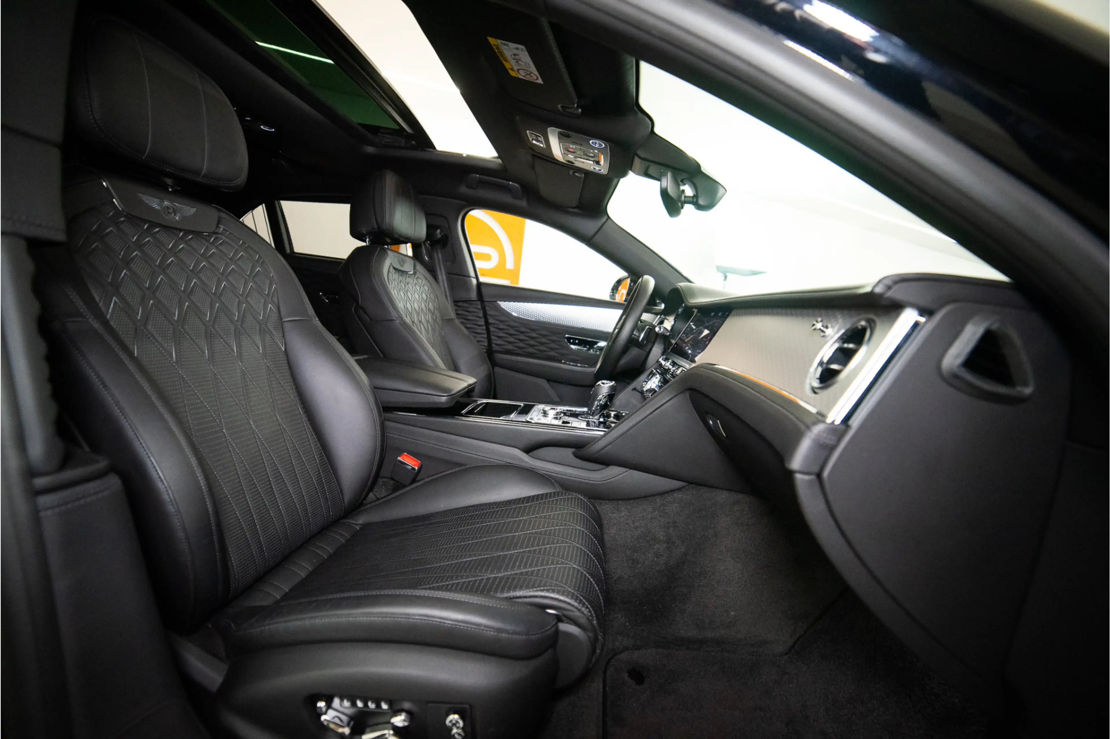 Bentley Flying Spur 2.9 V6 Hybrid Mulliner 544PK | Pano | B&O | Night — photo 27