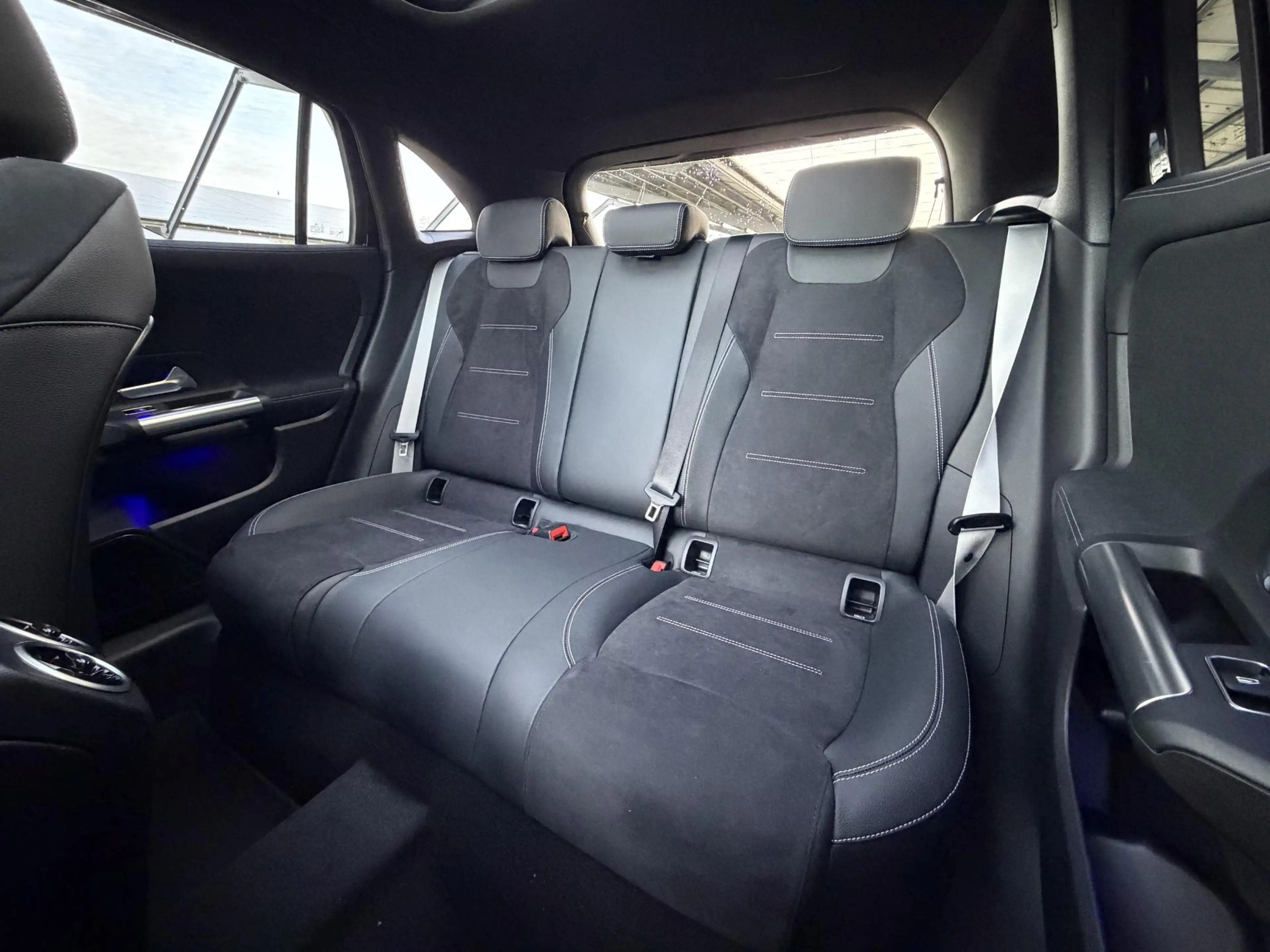 Mercedes-Benz GLA 250 e 140 Years Edition | AMG line | Night | Panoramad — photo 11