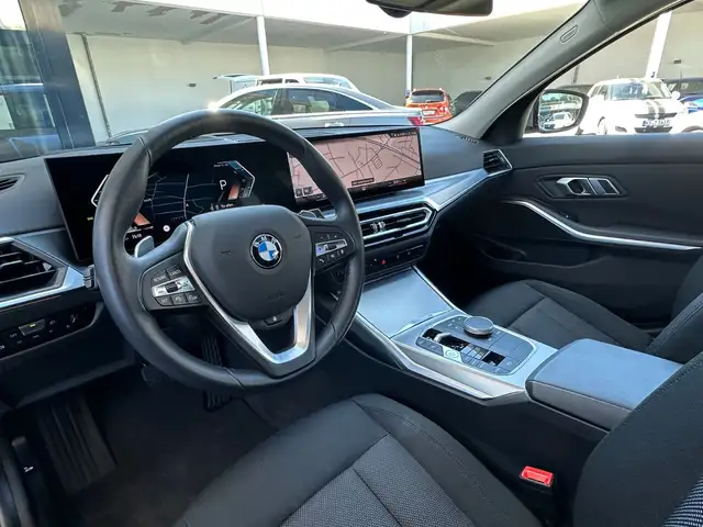 BMW 3 Series view 13