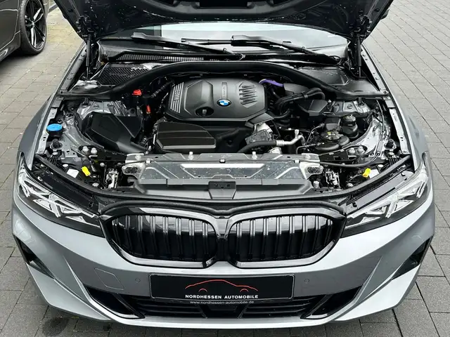BMW 3 Series view 6