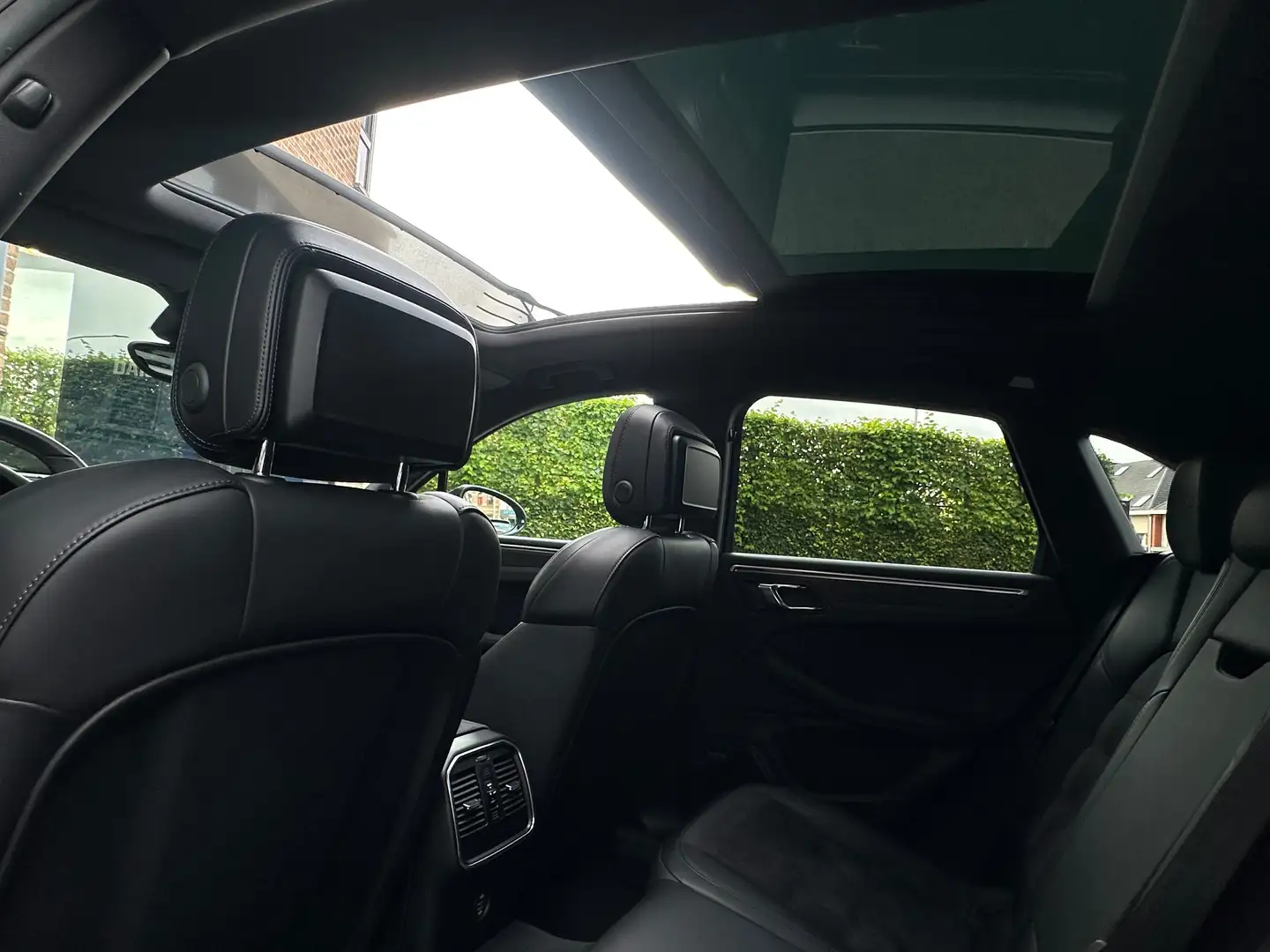 Porsche Macan GTS 3.0 V6 Bi-Turbo PDK I Service Porsche I 1 Hand Schwarz - 2