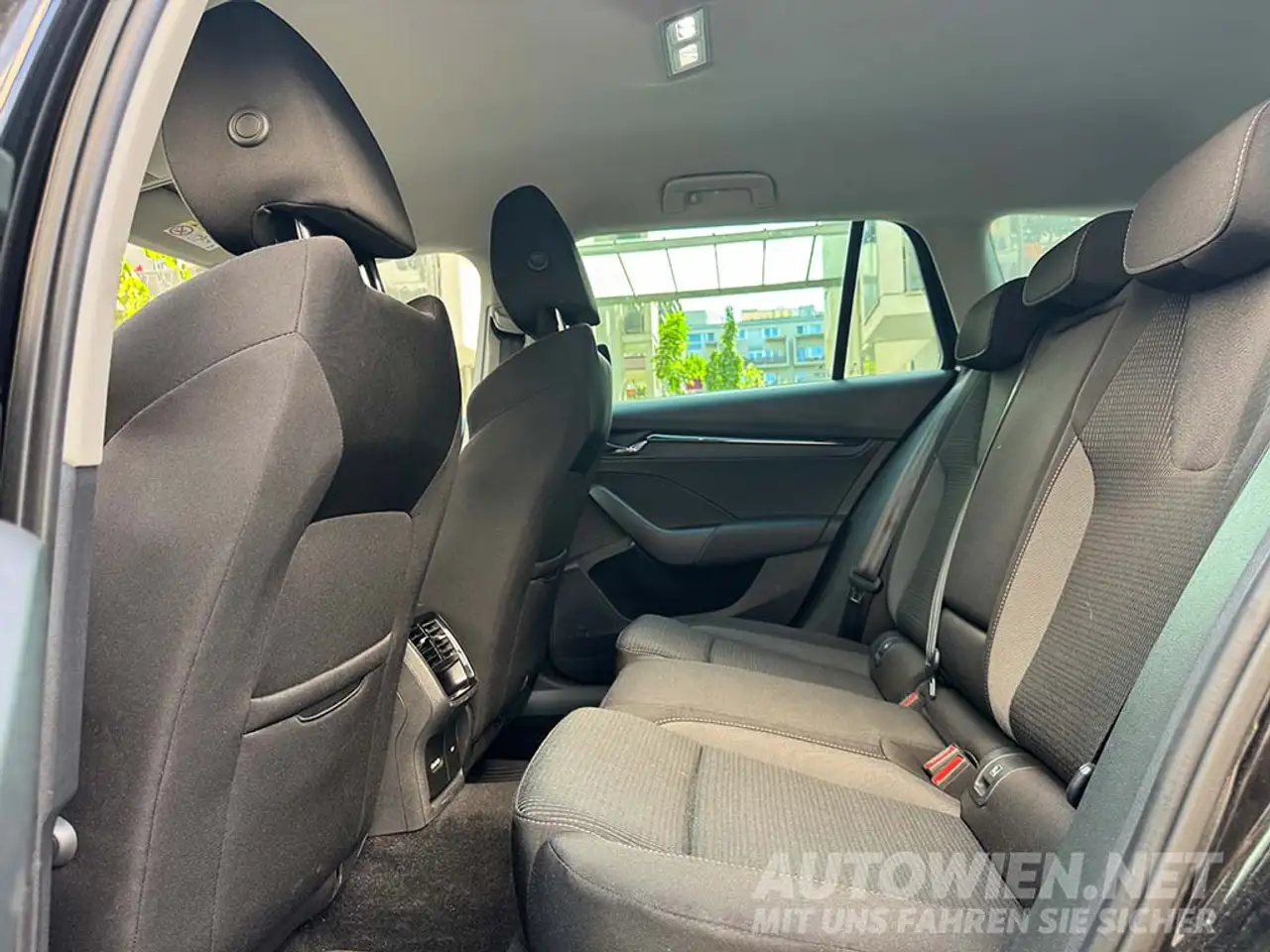 Skoda Octavia 2,0 TDI DSG ALLRAD VIRTUAL STANDHEIZUNG ANHÄNGERKUPPLUNG, миниатюра 12