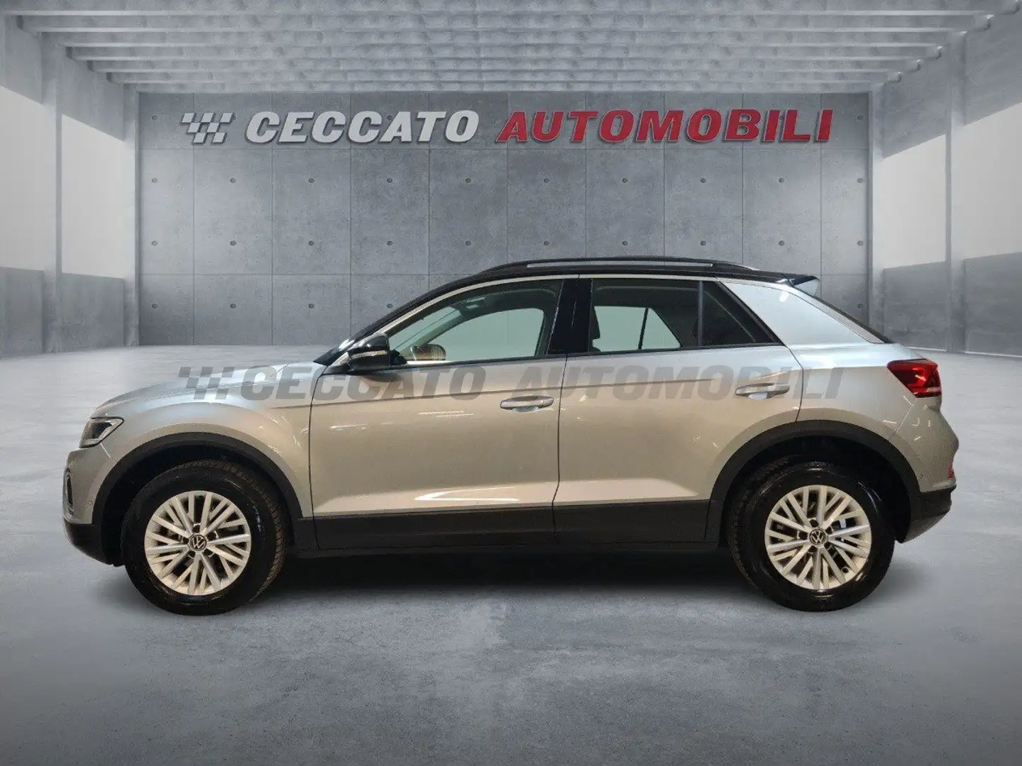 Volkswagen T-Roc I 2022 2.0 tdi Life 115cv Silber - 2