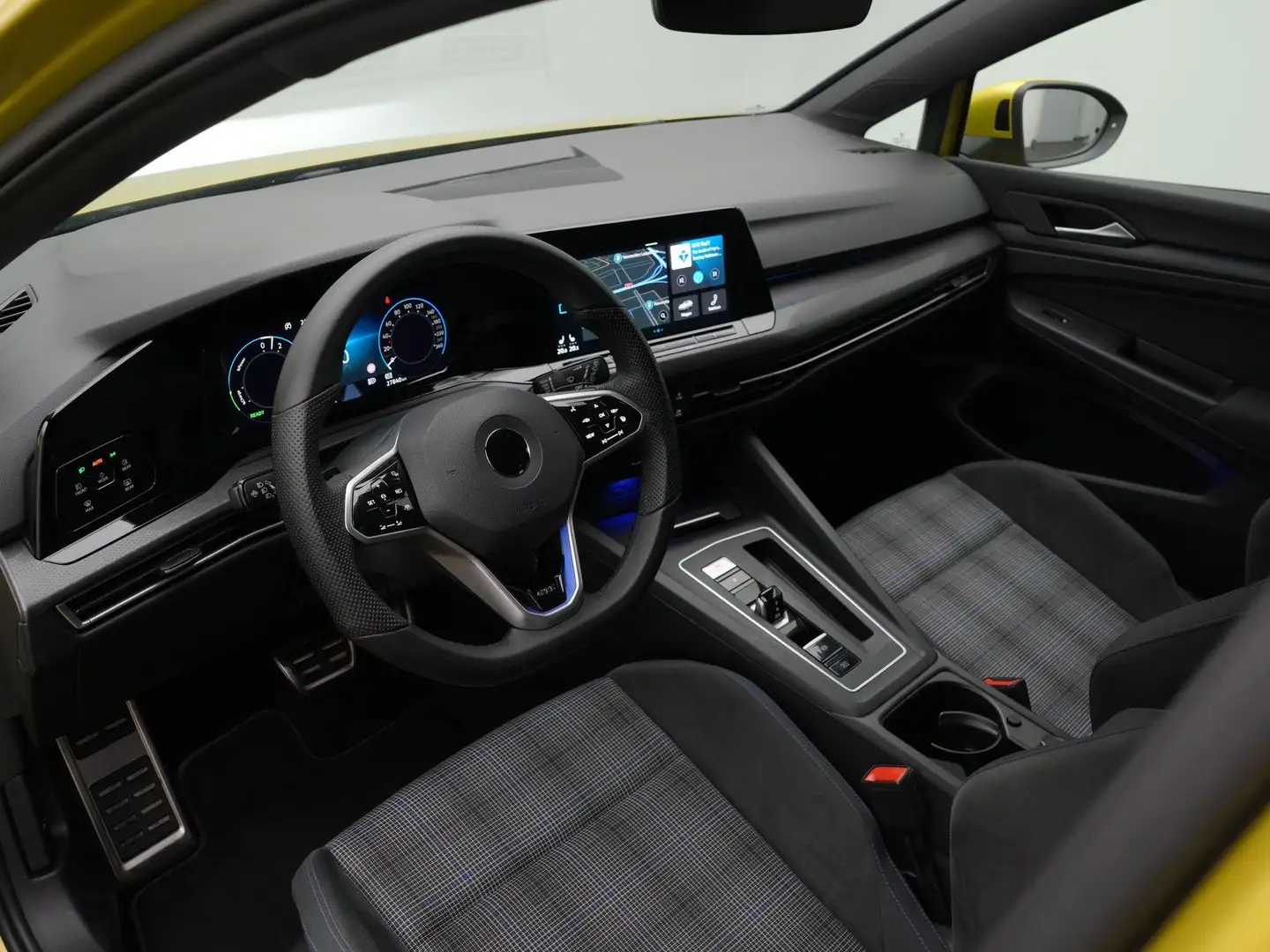 Volkswagen Golf 1.4 eHybrid 245 pk DSG GTE | Stuur-/stoelverwarmin Jaune - 2