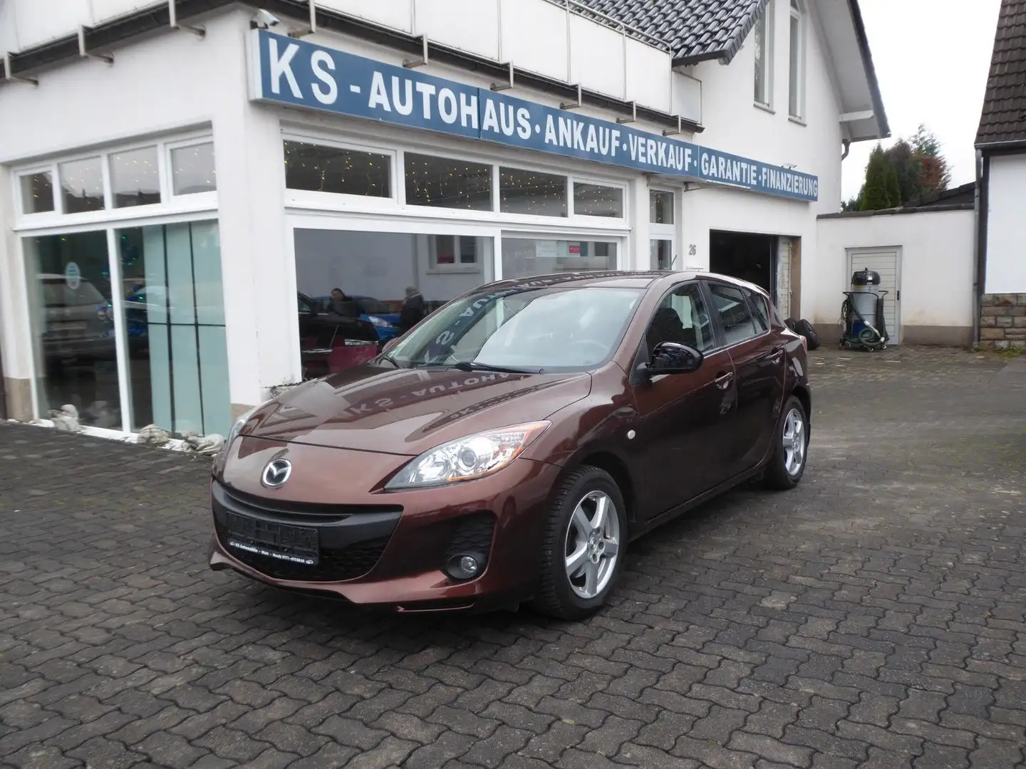 Mazda 3 Lim. Edition Braun - 1