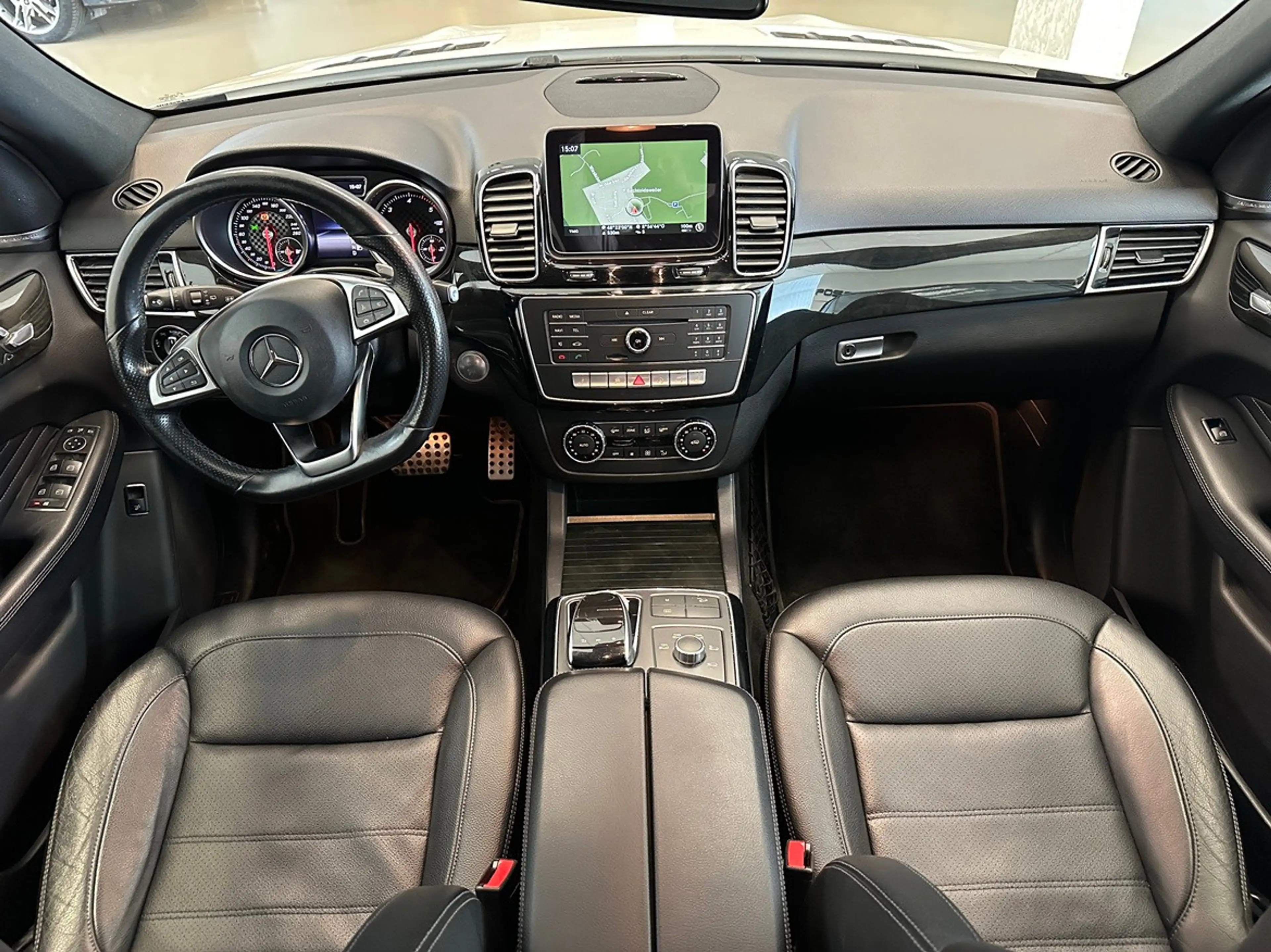 Mercedes-Benz GLE 250 d 4M AMG-Line Night H&K LED 360° — photo 7