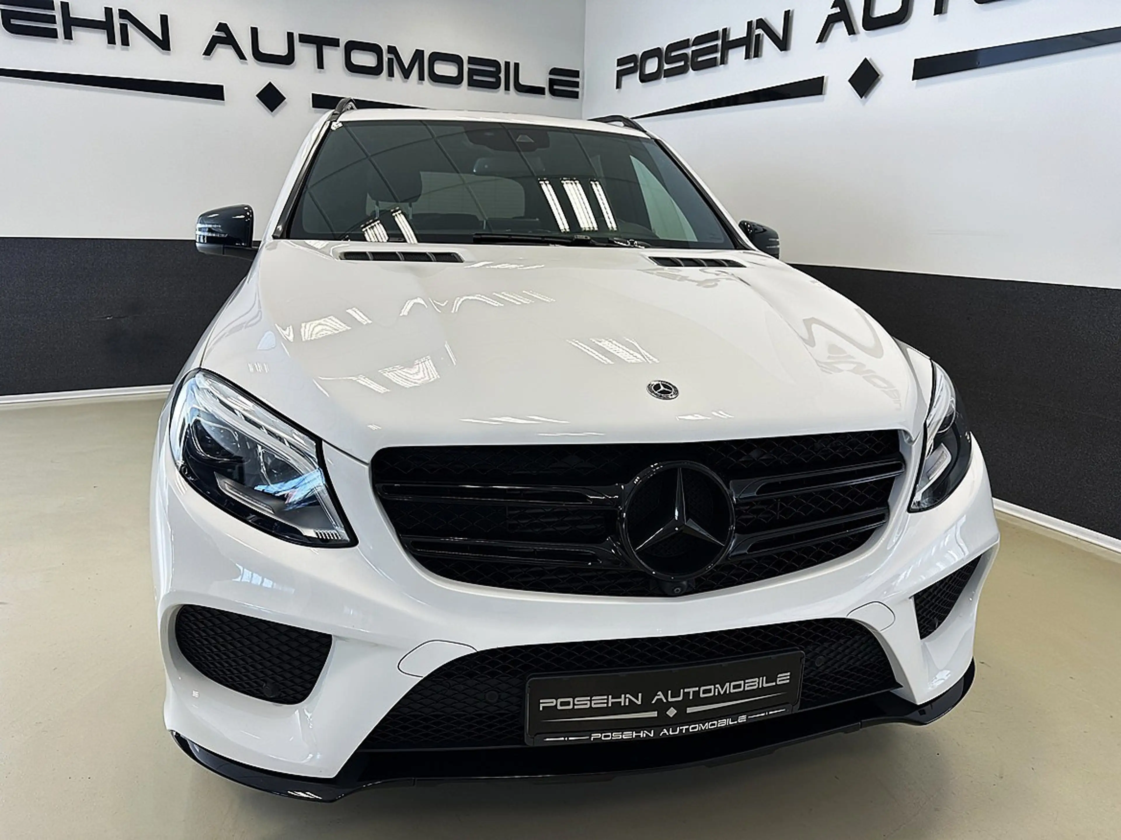Mercedes-Benz GLE 250 d 4M AMG-Line Night H&K LED 360° — photo 2