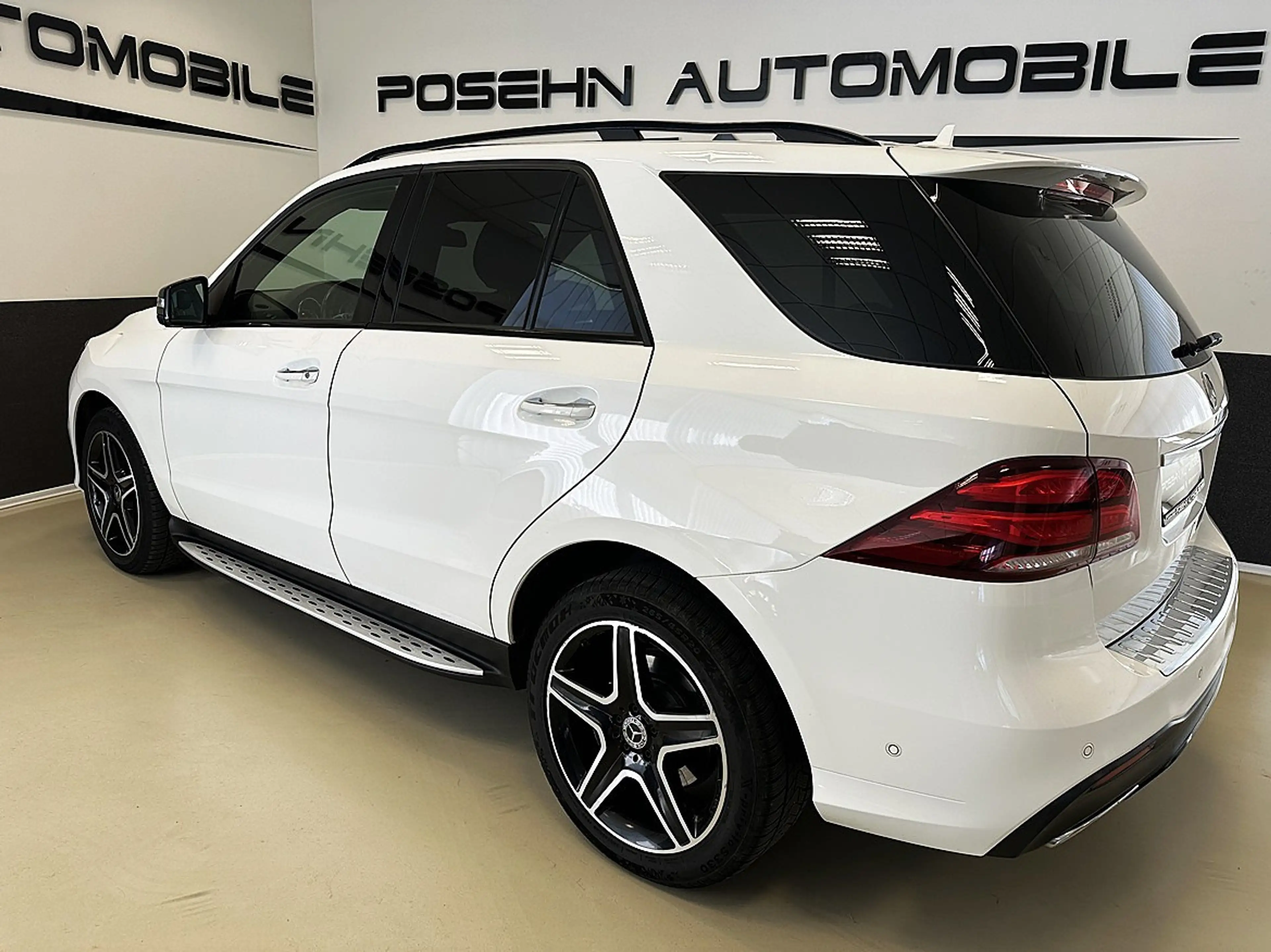 Mercedes-Benz GLE 250 d 4M AMG-Line Night H&K LED 360° — photo 6