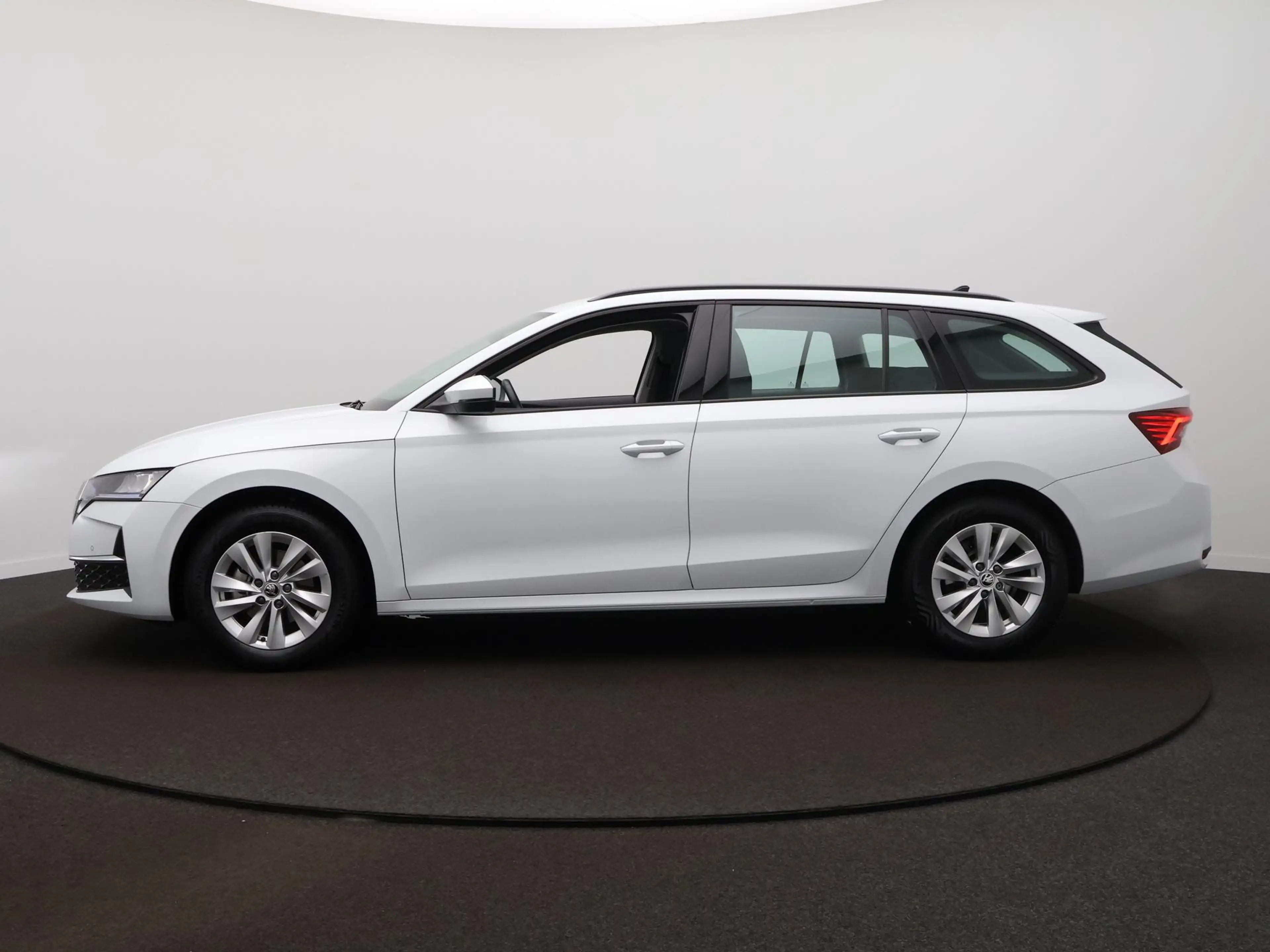 Skoda Octavia Combi 1.5 TSI MHEV Business Edition Plus Zwenkbare — photo 8