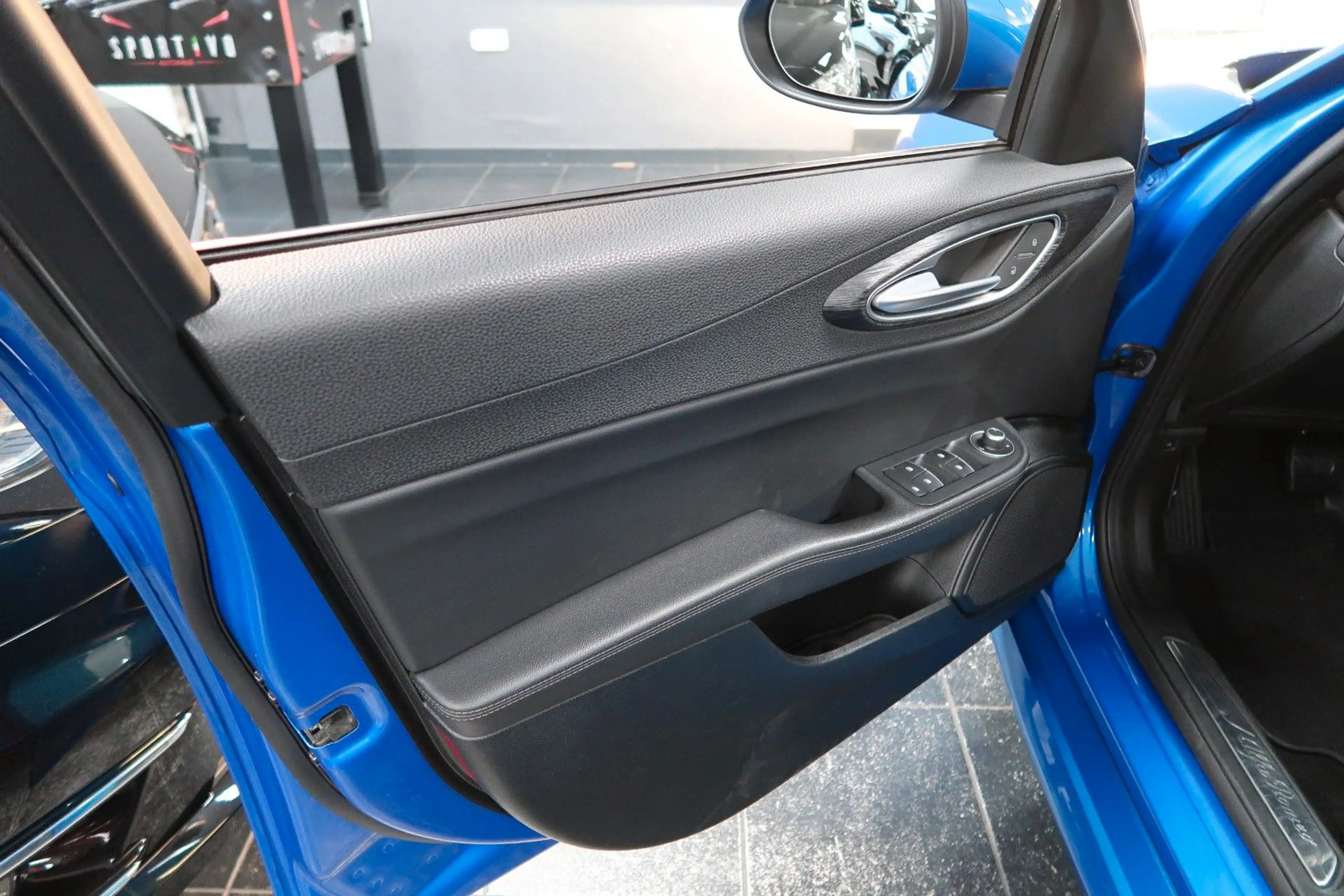 Alfa Romeo Giulia Super Bi-Xenon/Kamera/Tepo/Zahnriemen Neu — photo 10