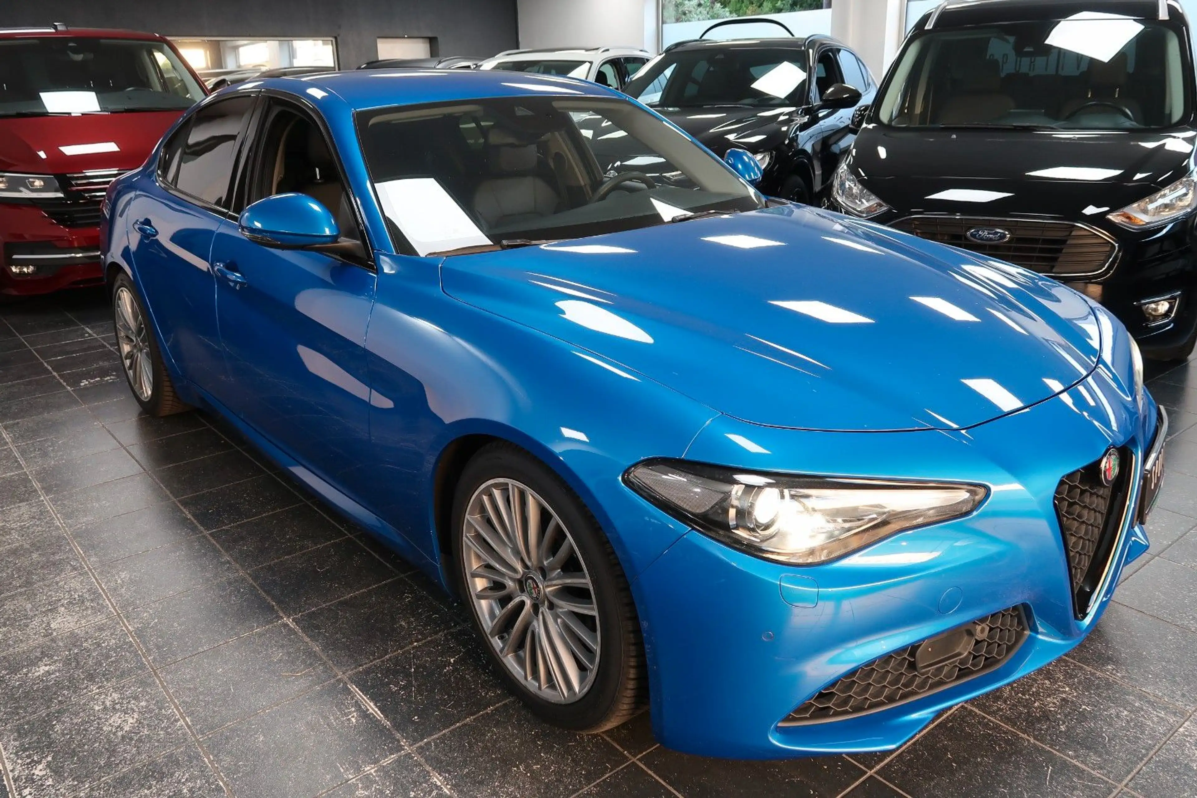 Alfa Romeo Giulia Super Bi-Xenon/Kamera/Tepo/Zahnriemen Neu — photo 3