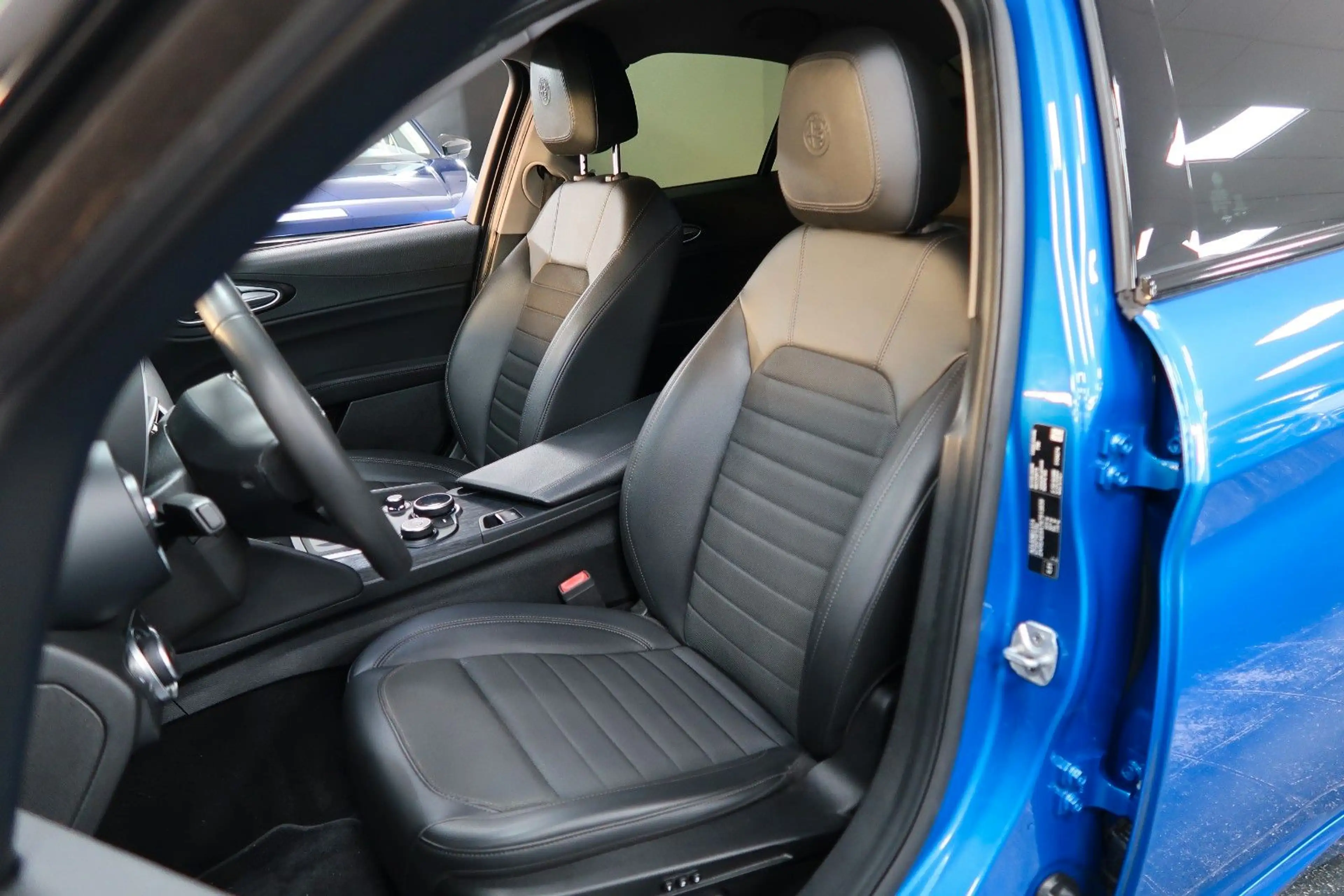 Alfa Romeo Giulia Super Bi-Xenon/Kamera/Tepo/Zahnriemen Neu — photo 12