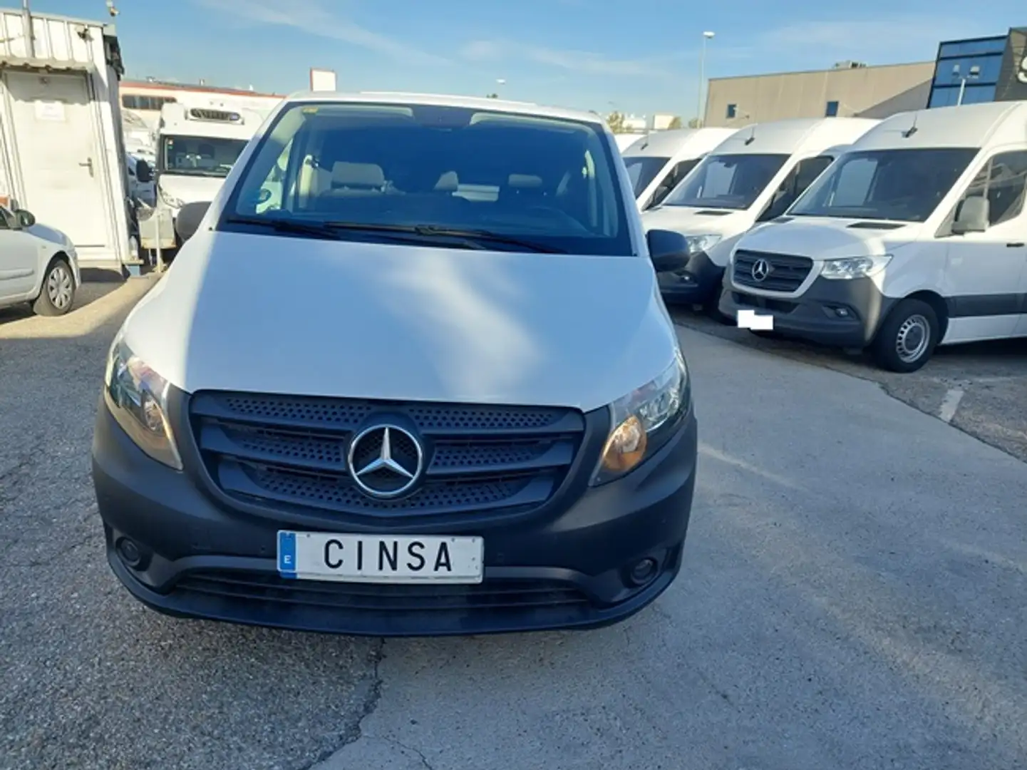 Mercedes-Benz Vito Furgón 110CDI Pro Larga Blanco - 2