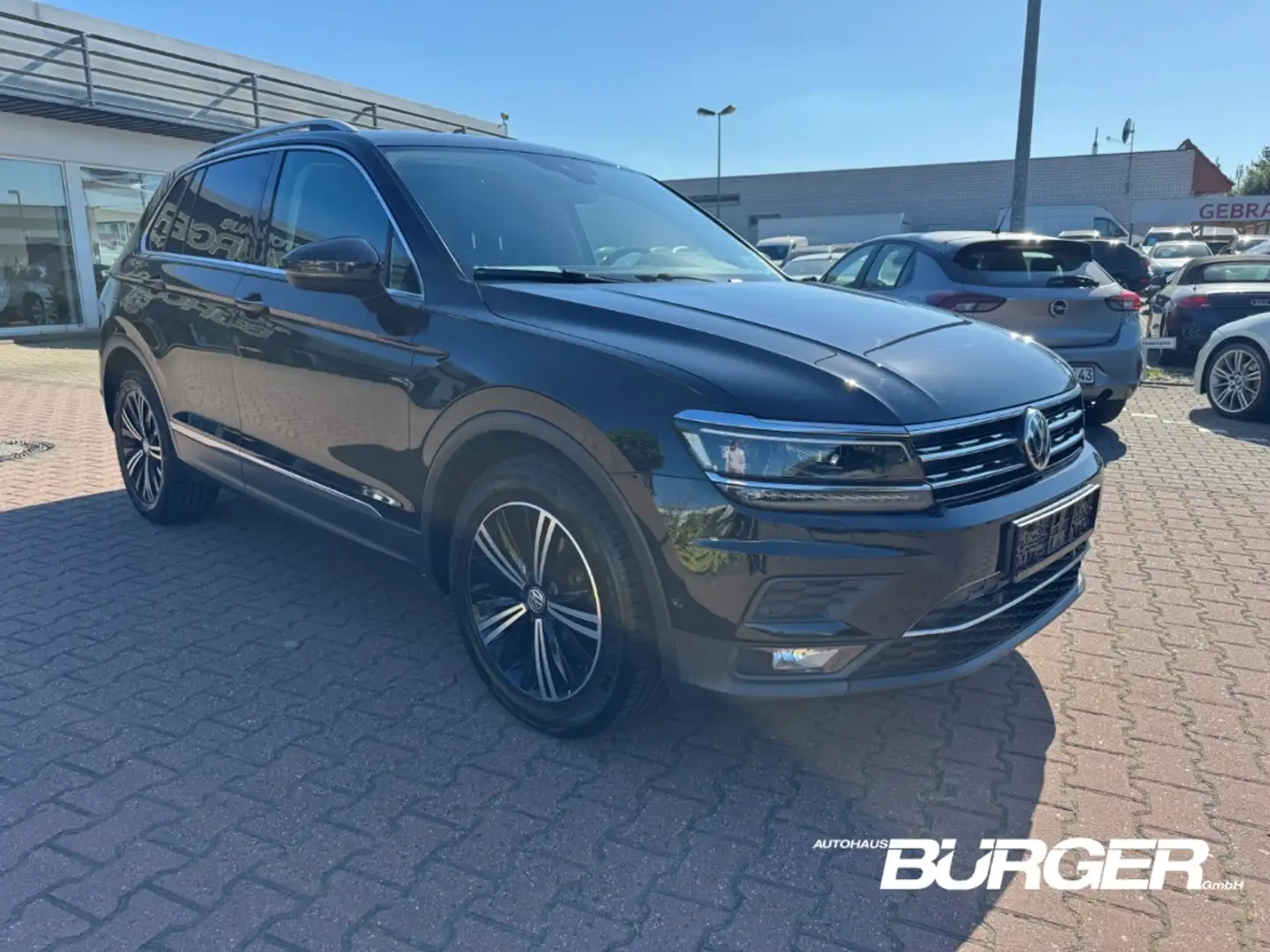 Volkswagen Tiguan Comfortline 1.4 TSI Navi Pano ACC SitzHZG el.Heckk Schwarz - 1