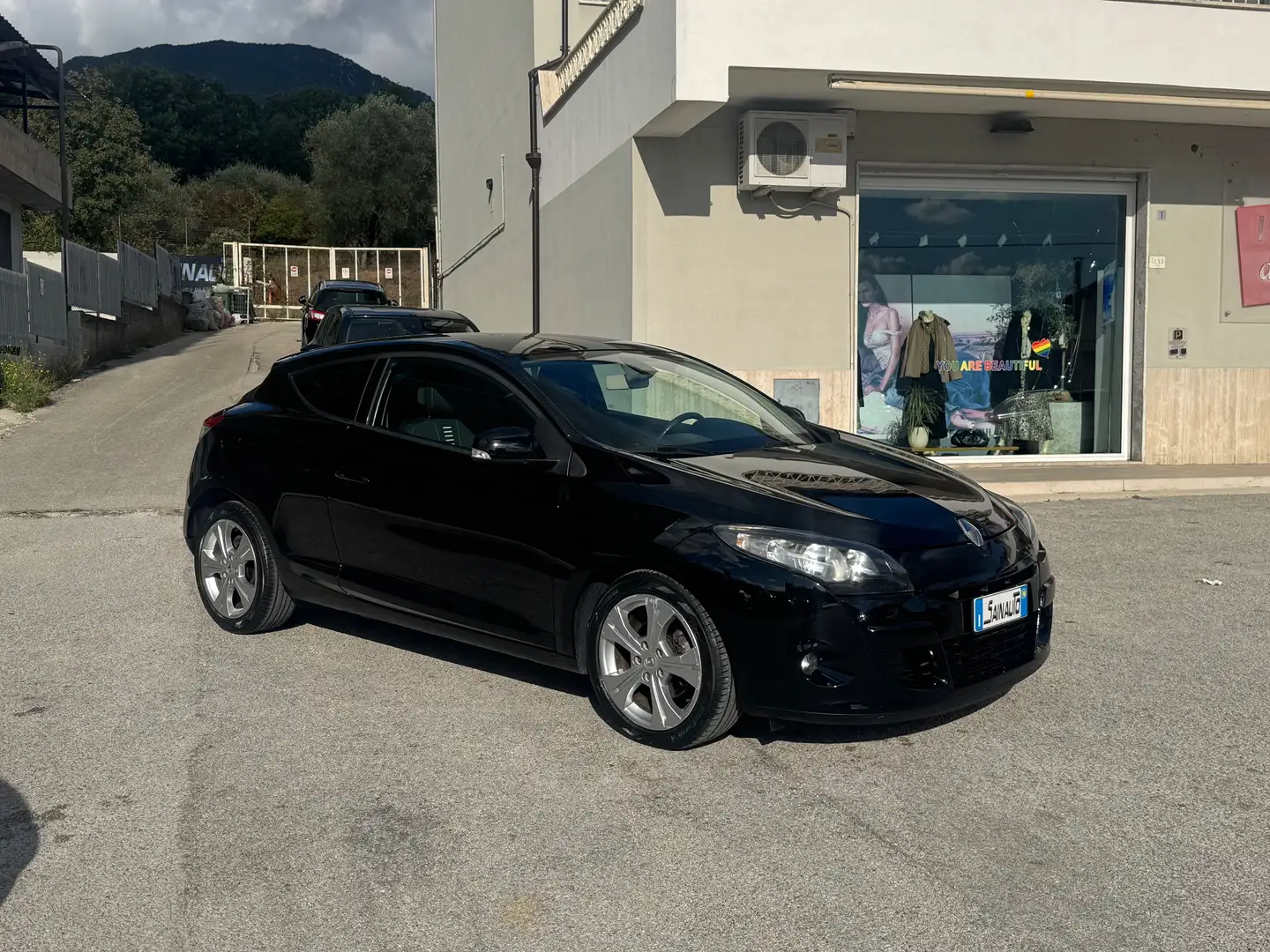 Renault Megane Megane Coupe 1.4 tce 16v Monaco Gp 130cv Zwart - 2