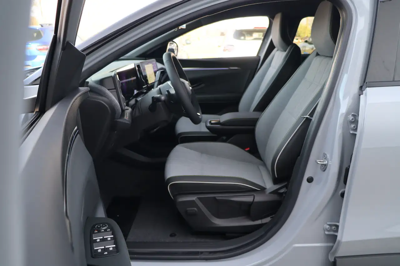 Renault Megane E-Tech comfort range Business Edition 60 kWh EV | Demo | 7