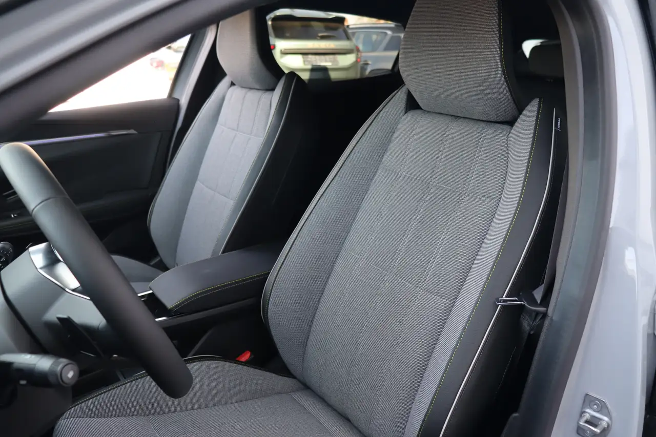 Renault Megane E-Tech comfort range Business Edition 60 kWh EV | Demo | 8