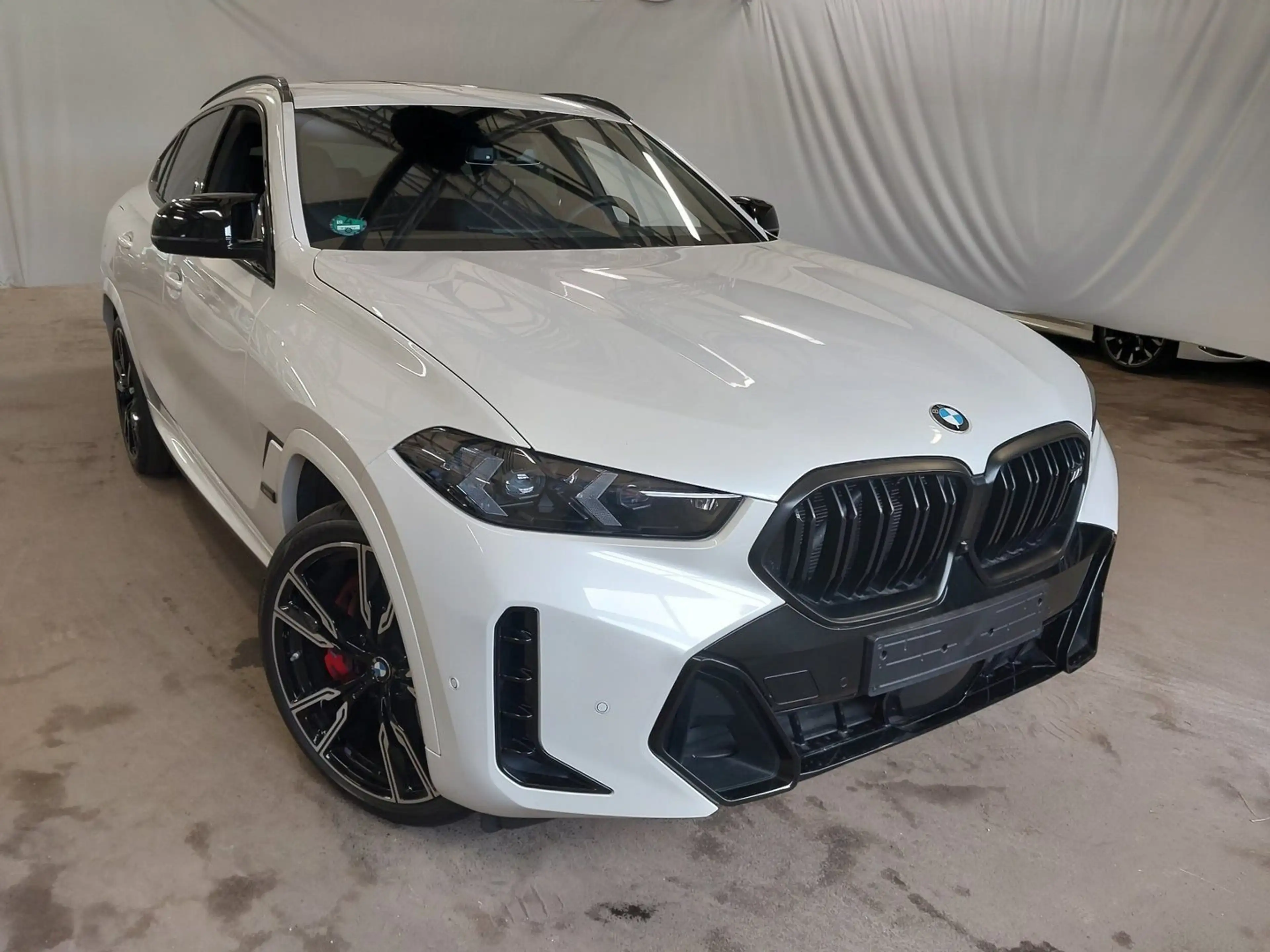 BMW X6 M60i xDrive — photo 2