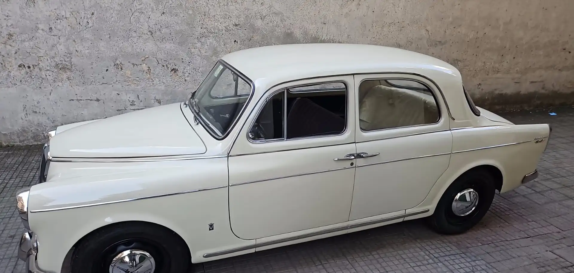 Lancia Appia Vignale Beige - 2