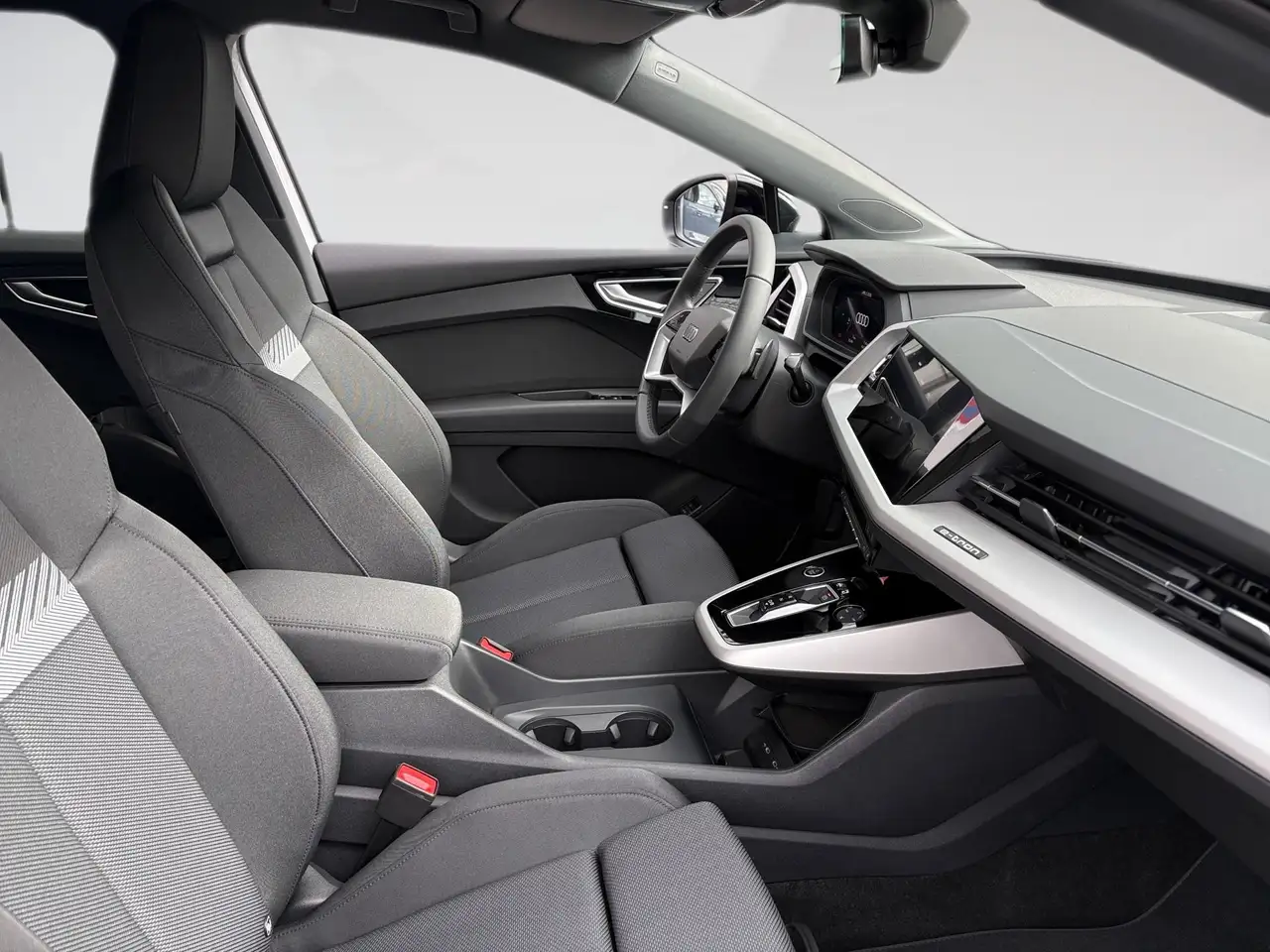 Audi Q4 e-tron Q4 45 e-tron 210 kW 286PS AHK.KEYLESS.KLIMA.NAVI 9