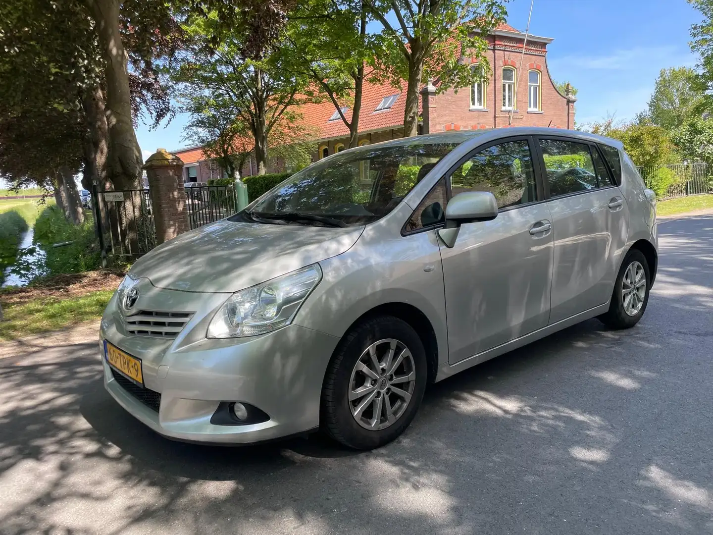 Toyota Verso 1.8 VVT-i Aspiration Camera Trekhaak Cruise Contro Szürke - 1