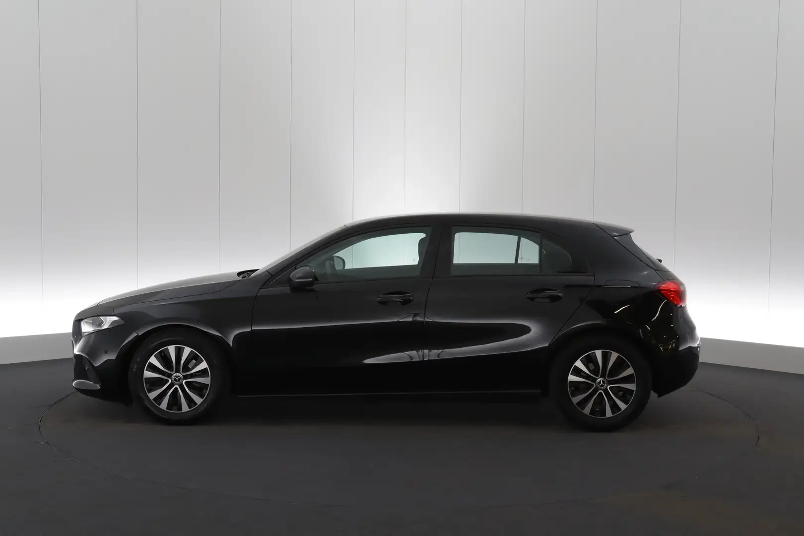 Mercedes-Benz A 160 Business Solution GPS PDC CAM Verw. Zetels Noir - 2