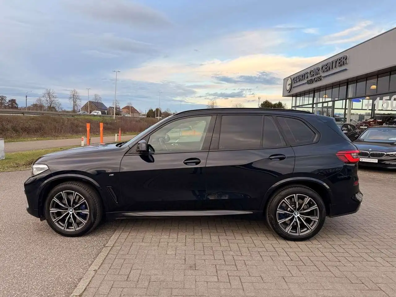 BMW X5 M-PACK xDrive30d - LICHTE VRACHT - BTW Aftrekbaar — foto 3