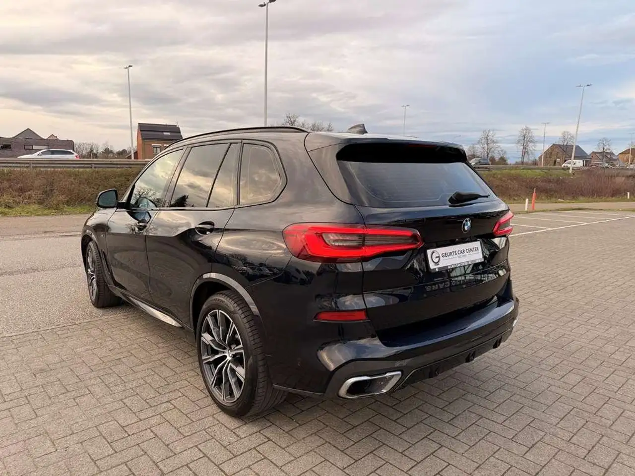 BMW X5 M-PACK xDrive30d - LICHTE VRACHT - BTW Aftrekbaar — foto 4
