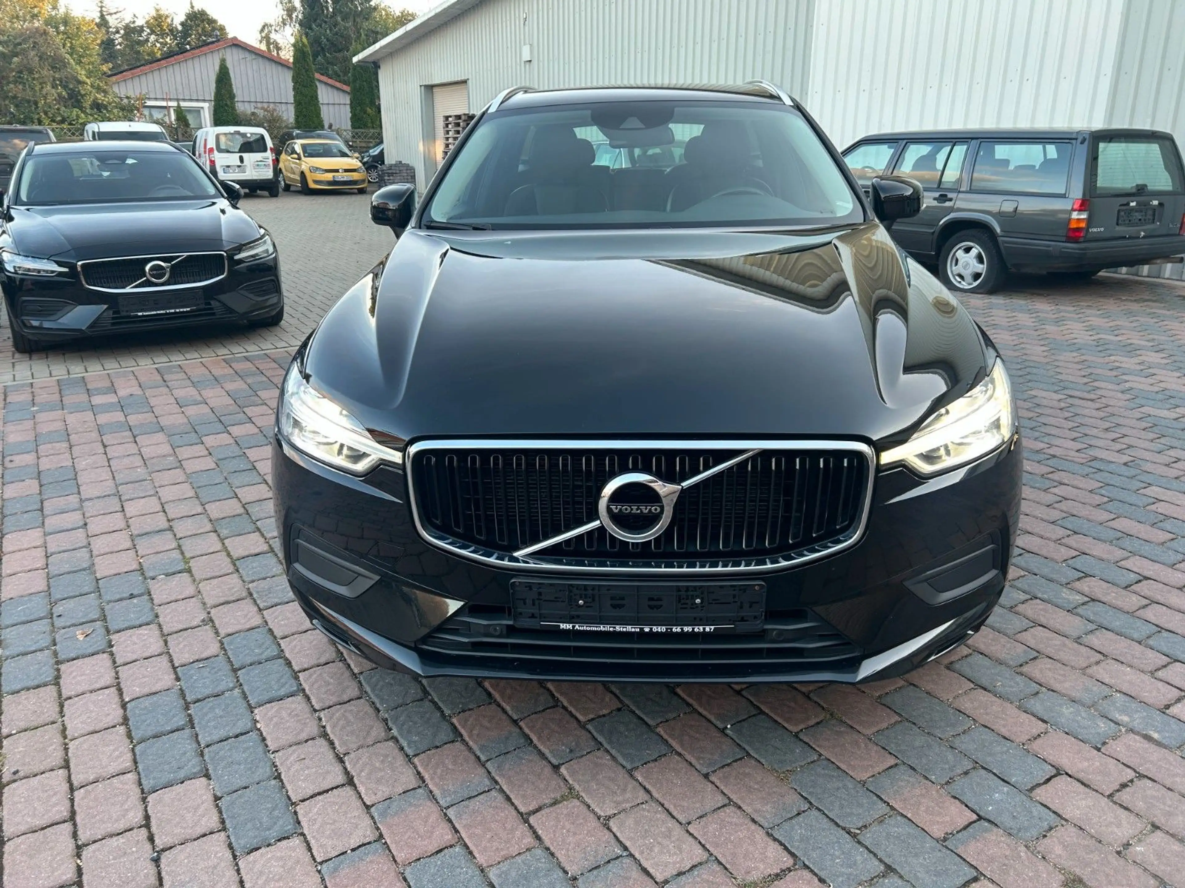 Volvo XC60 D4 Momentum 2WD AHK, NAVI, Allwetterreifen — photo 2