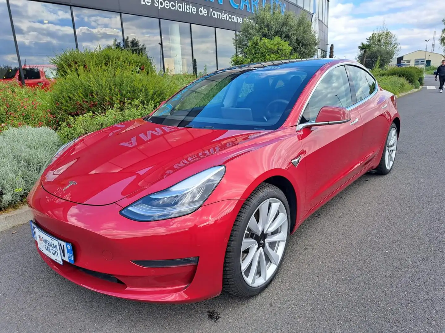 Tesla Model 3 Long-Range Dual Motor AWD Rouge - 1