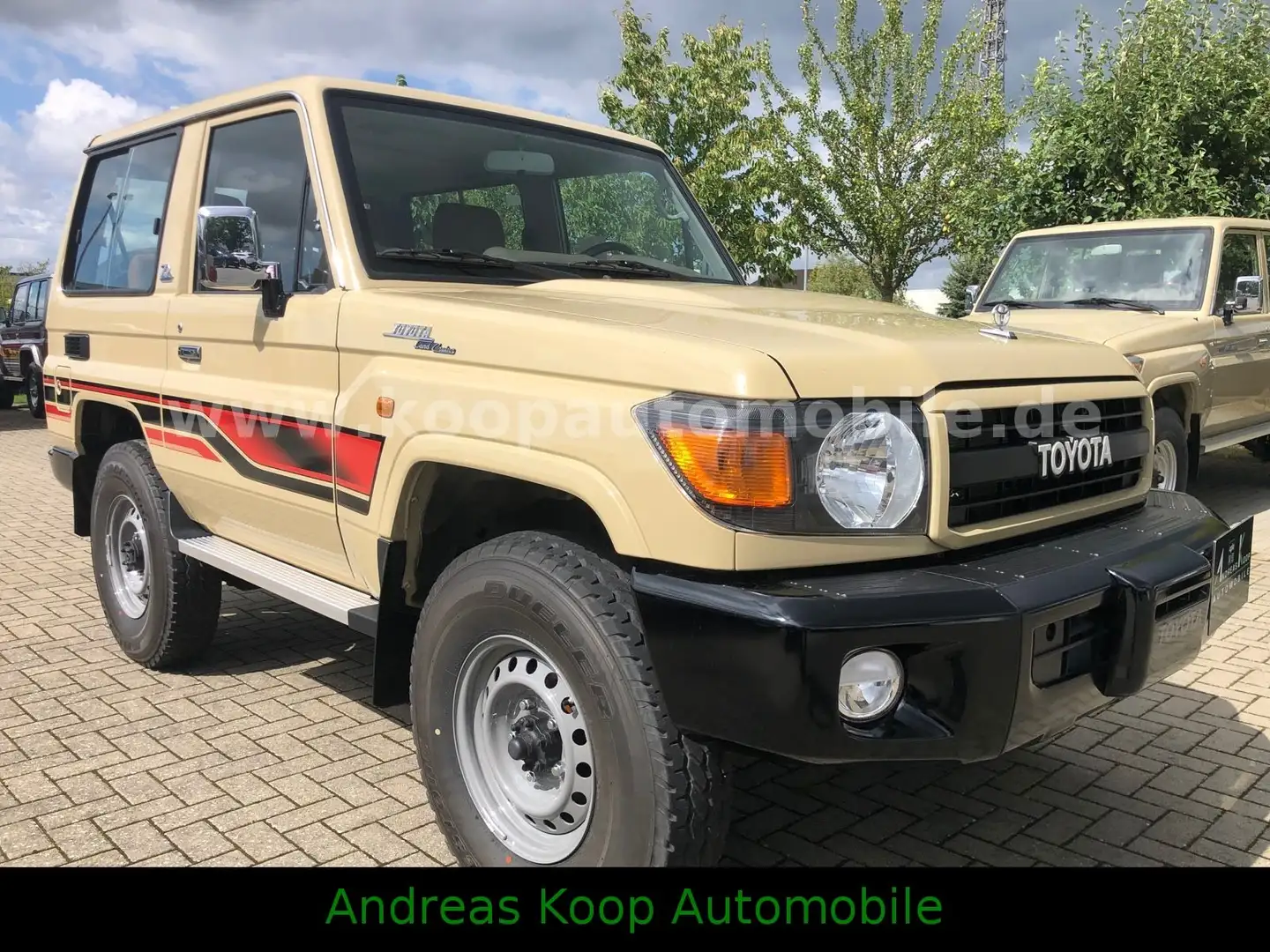 Toyota Land Cruiser GRJ 71 4,0i 70th Anniversary SOFORT Beige - 2