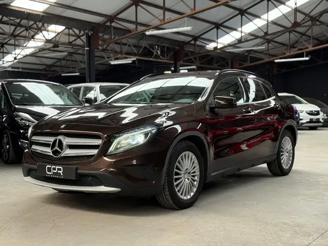 Mercedes-Benz GLA 200 d * GPS * LED * RADAR * SIEGE CH * CUIR * GARANTIE