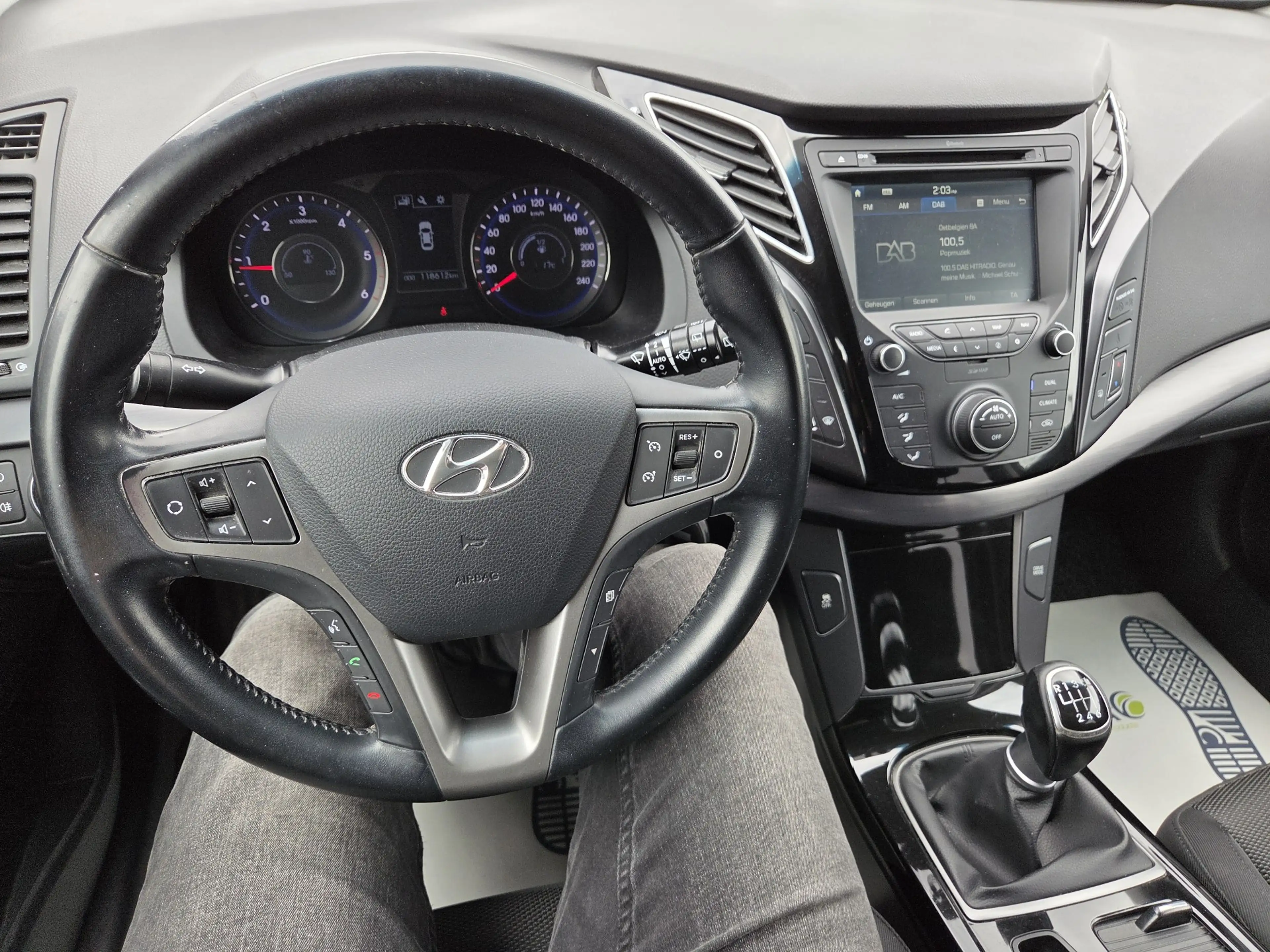Hyundai i40 SW 1.7 CRDi Blue Drive — photo 12