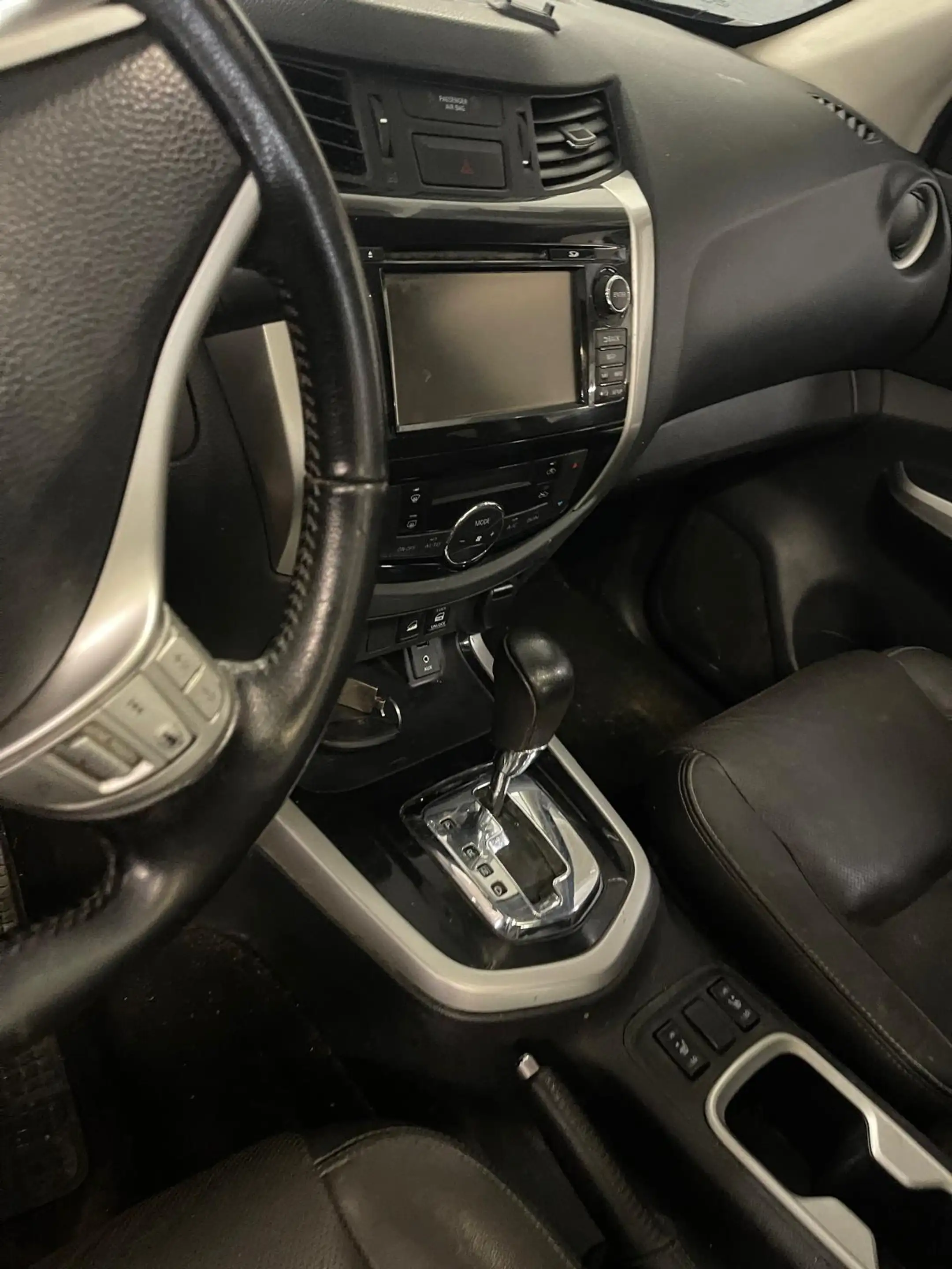 Nissan Navara 2.5 dCi 4x4 Executive IT-plus Alpha — photo 9