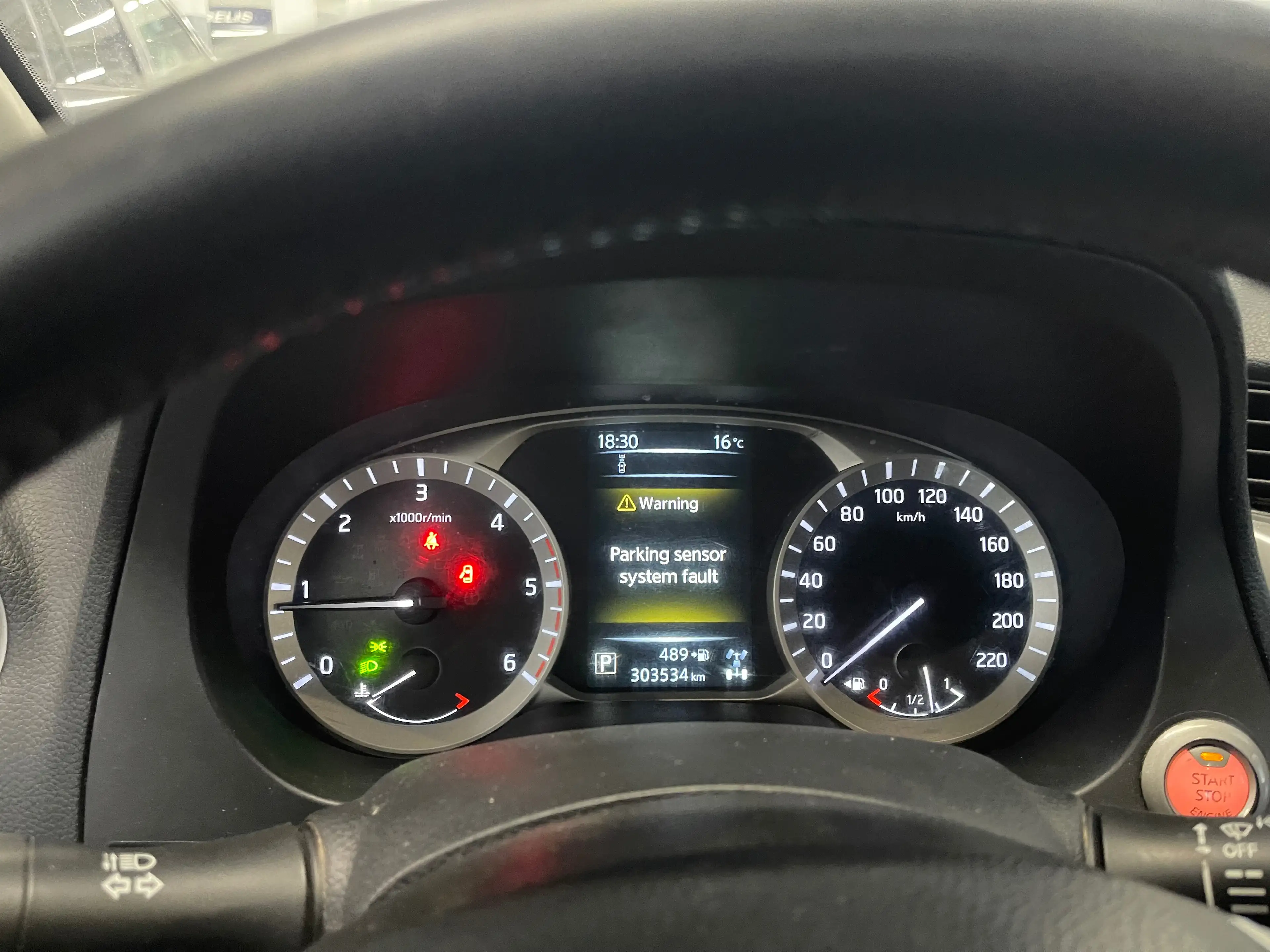 Nissan Navara 2.5 dCi 4x4 Executive IT-plus Alpha — photo 12