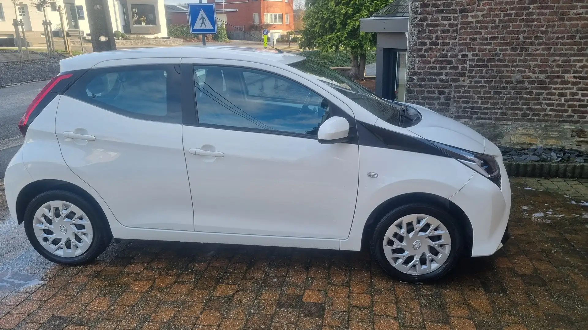 Toyota Aygo Aygo 1.0i VVT-i x Blanc - 1