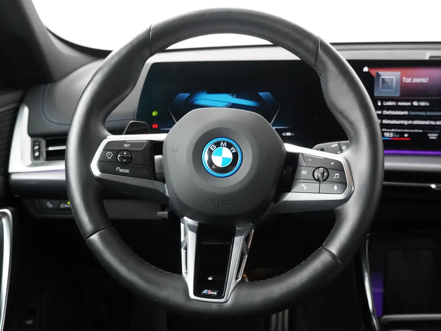 BMW iX1 xDrive30 Launch Edition 67 kWh | Comfort Acces | Groen - 2
