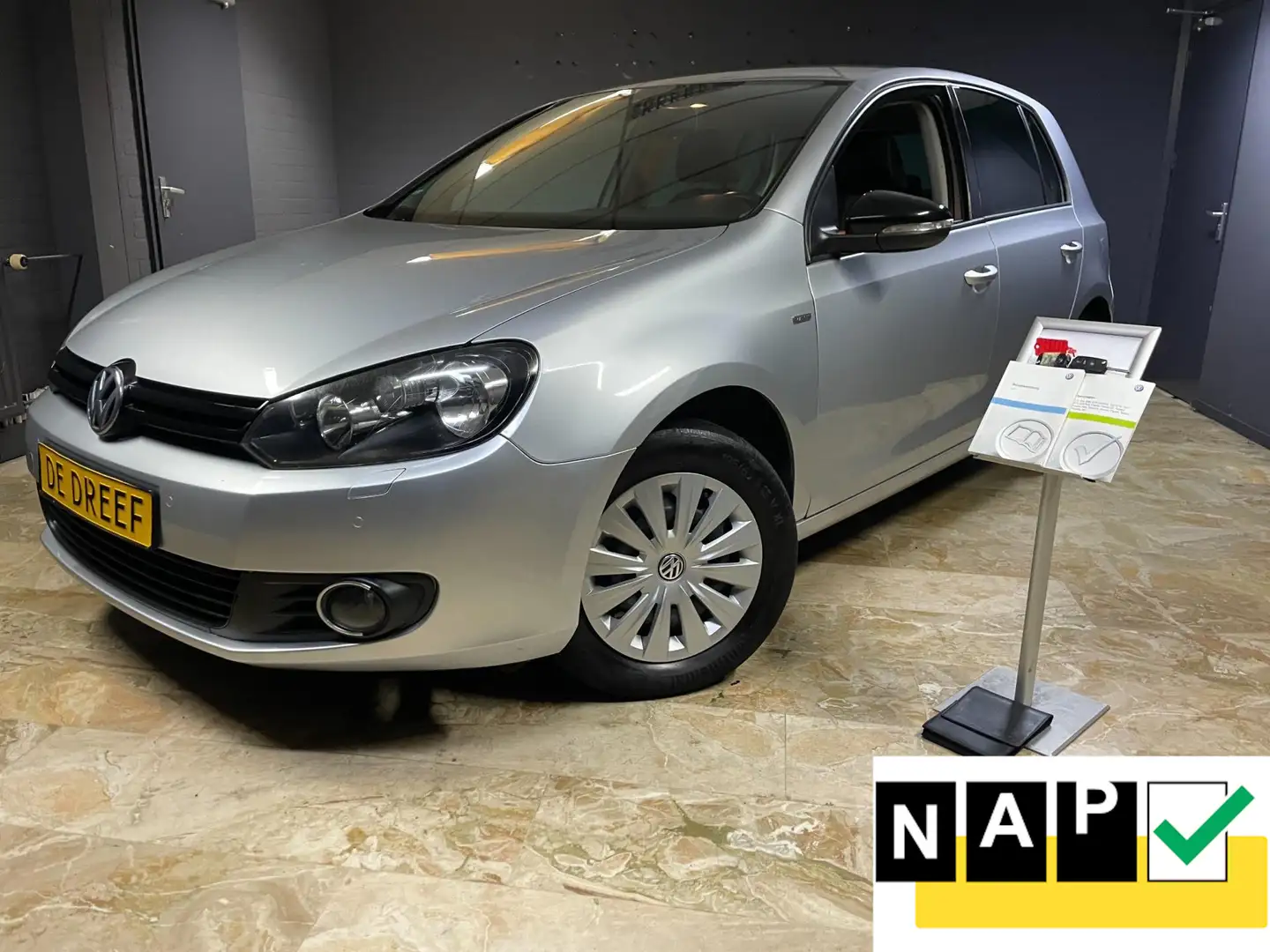 Volkswagen Golf 1.2 TSI MATCH BlueMotion Argent - 1