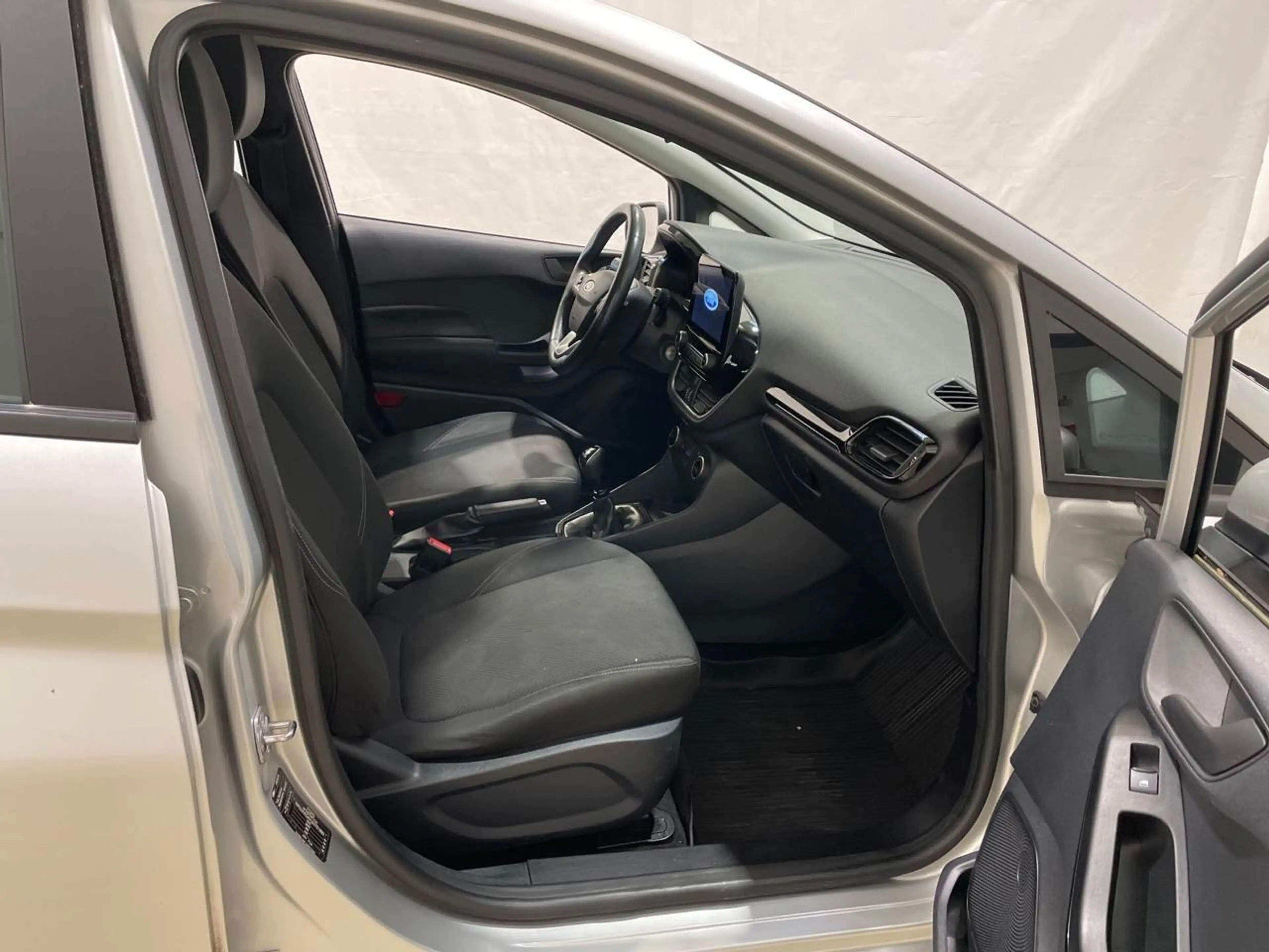 Ford Fiesta 1.0 EcoBoost Cool&Connect LED Lane Navi — photo 10
